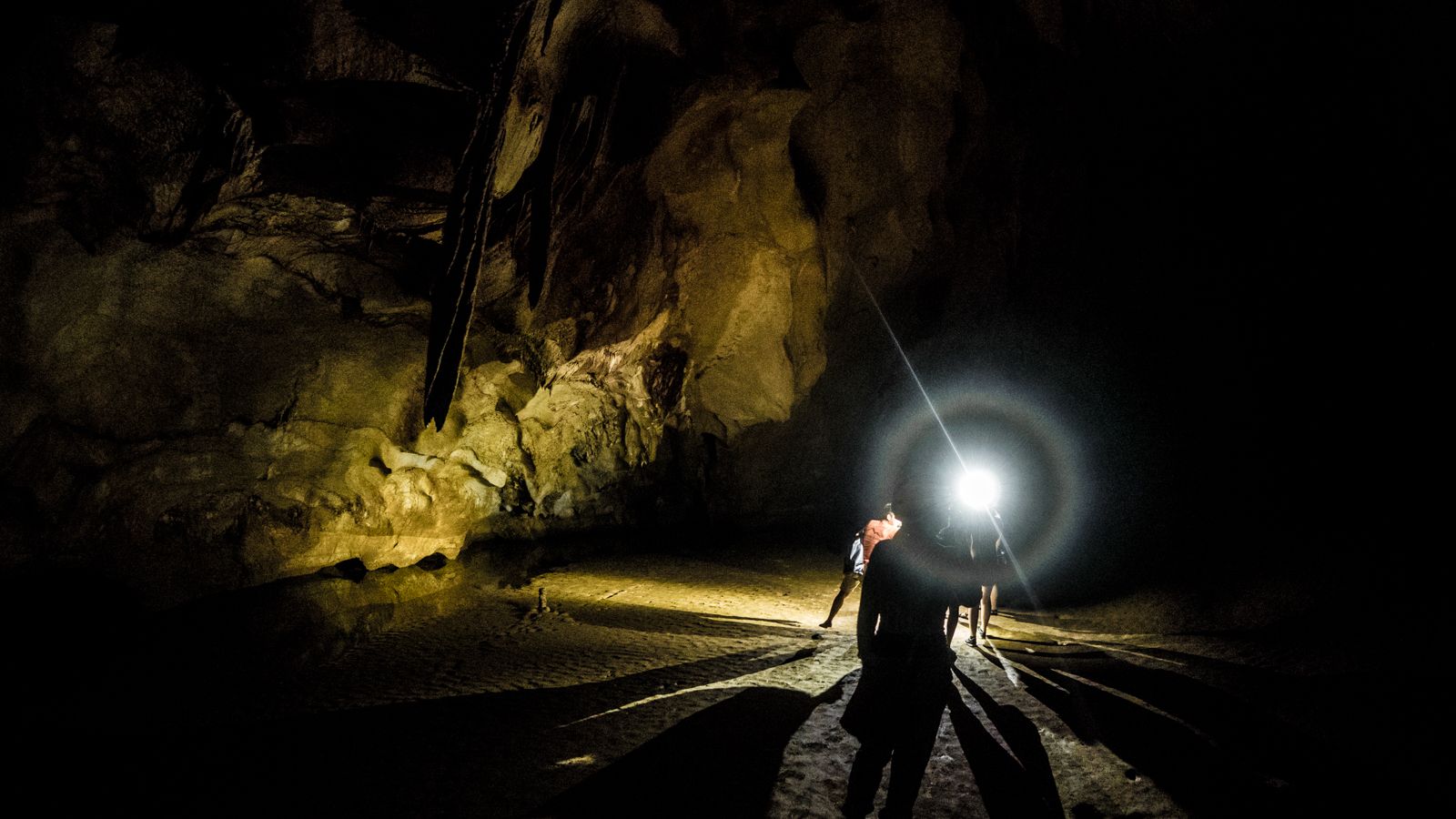 I thought that between us we had done our homework however, when travelling in a country as vast as Vietnam I think it may be impossible not to overlook something &#8230;we nearly overlooked the largest cave in the world. In our defence Hang Sơn Đoòng is quite well hidden in the jungle of Phong Nha-Kẻ Bàng [&hellip;]