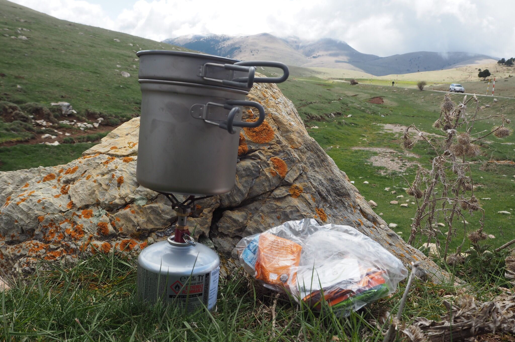 &#8220;¿Systema Cole-man?&#8221; Si! The shopkeeper headed off into the back room. He had a look of contentment available only to the sole vendor of screwtop gas canisters in Spain. After some rummaging (or perhaps a fist fight with a Pyrenean bear of Slovenian descent) he returned, smug face intact and gas canister in hand. Yes, [&hellip;]