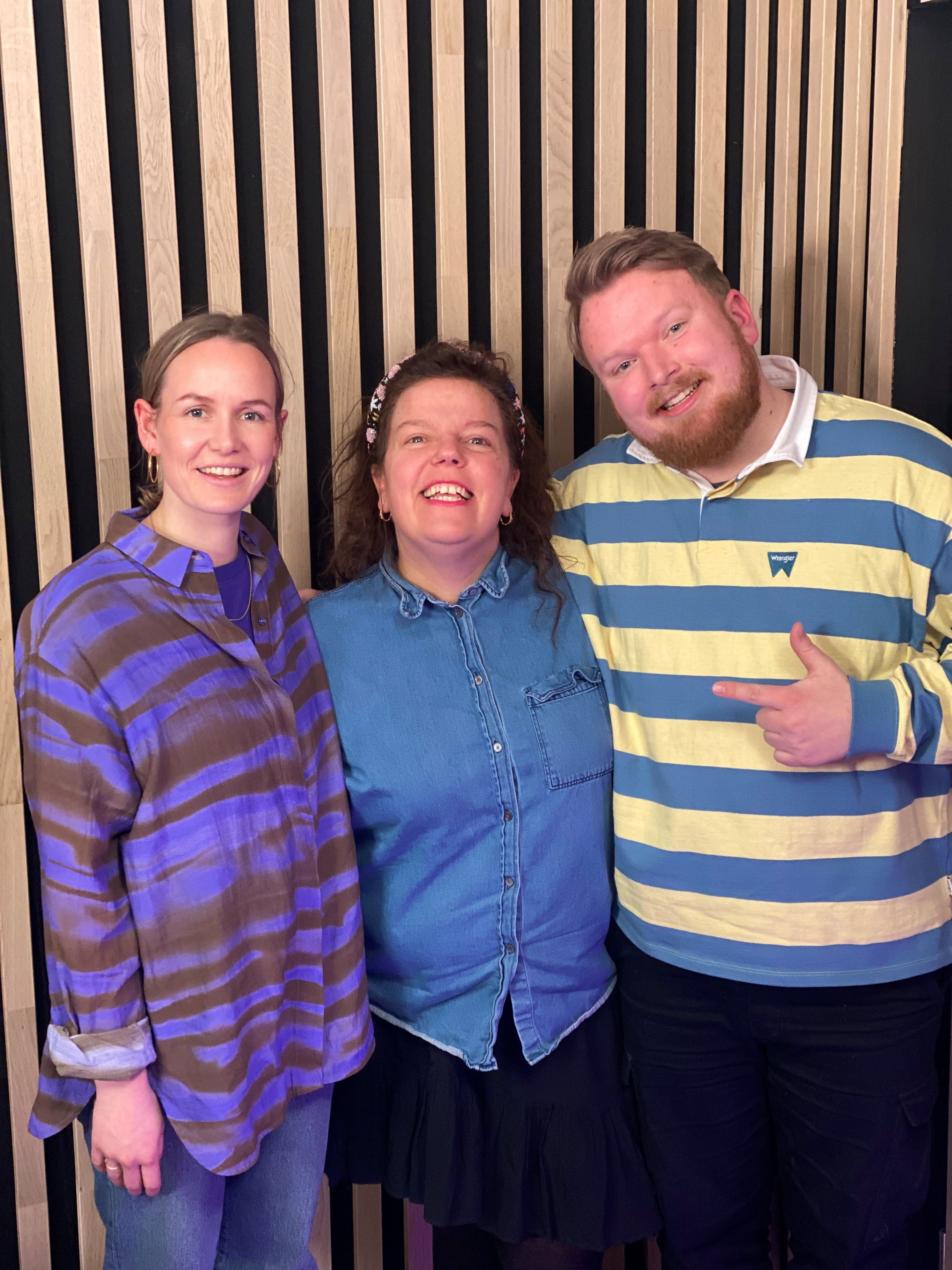 Bilde av Hannah og Oskar sammen med Else Kåss Furuseth