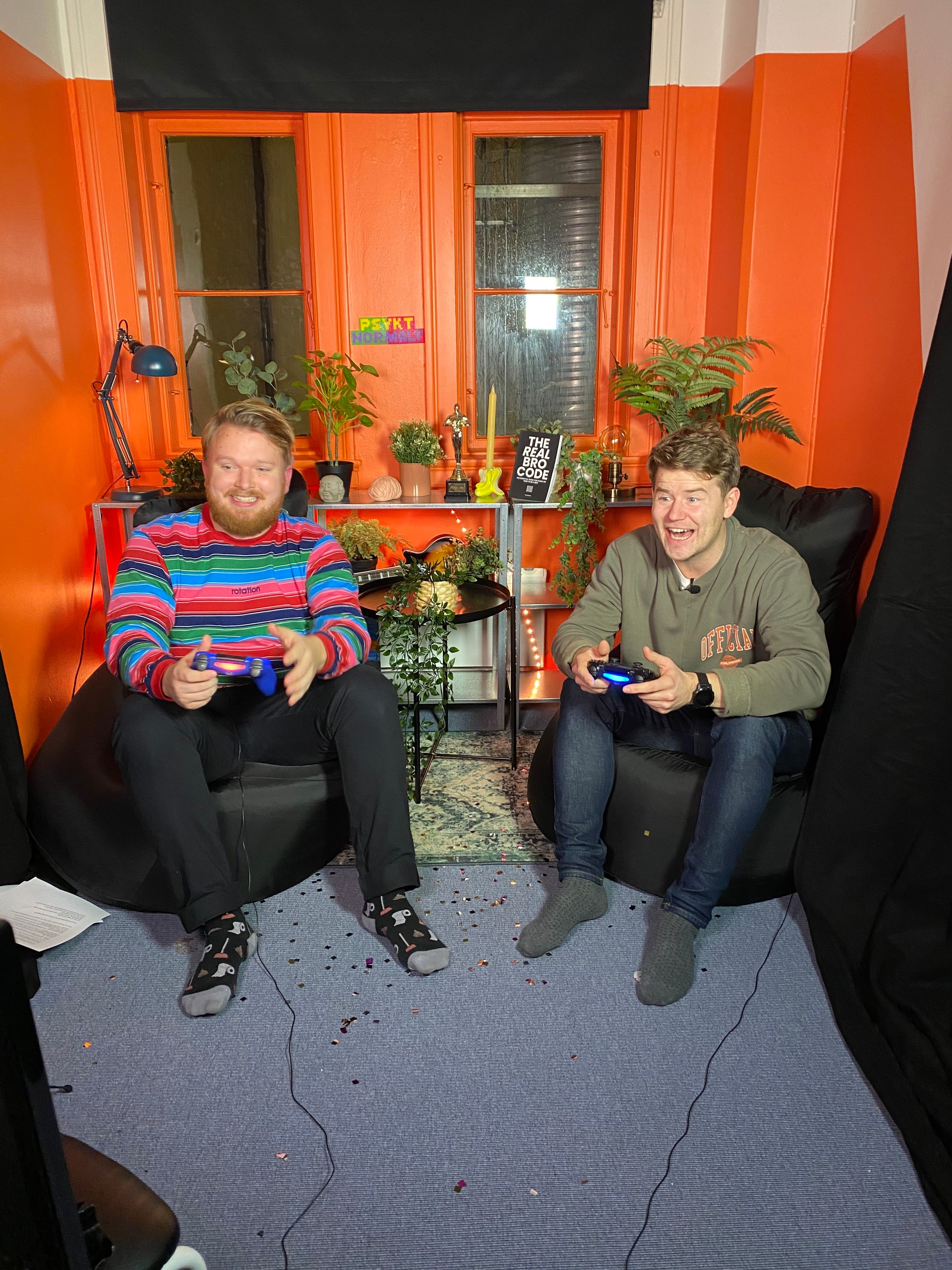 Programleder for Føler'n, Oskar, sammen med Nicolay Ramm