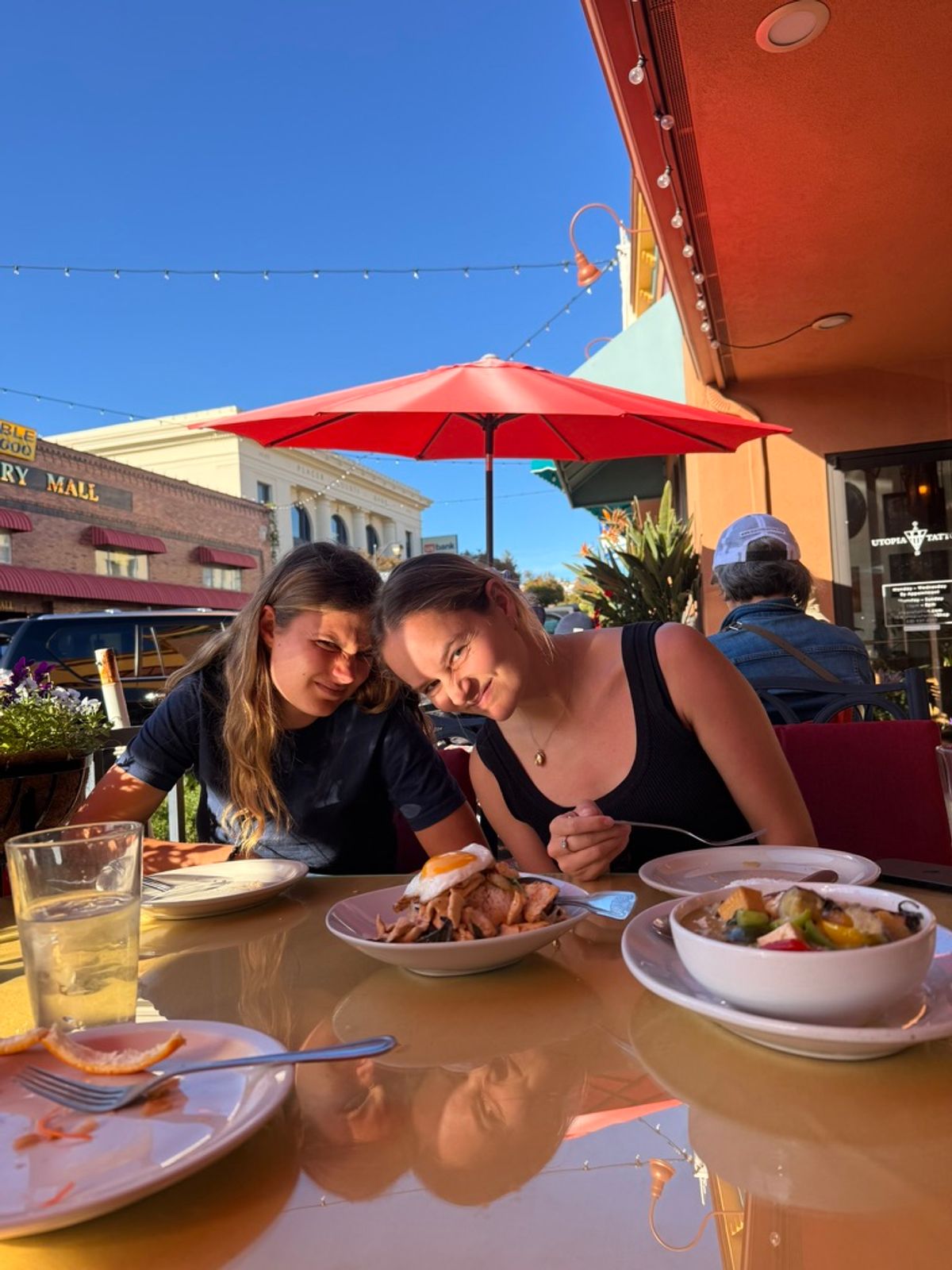 Thai food after bib pickup before Canyons
