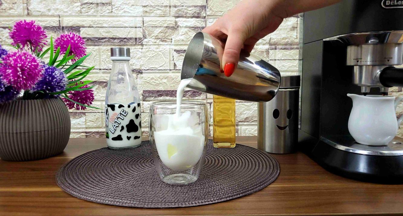 Pouring Frothed Milk