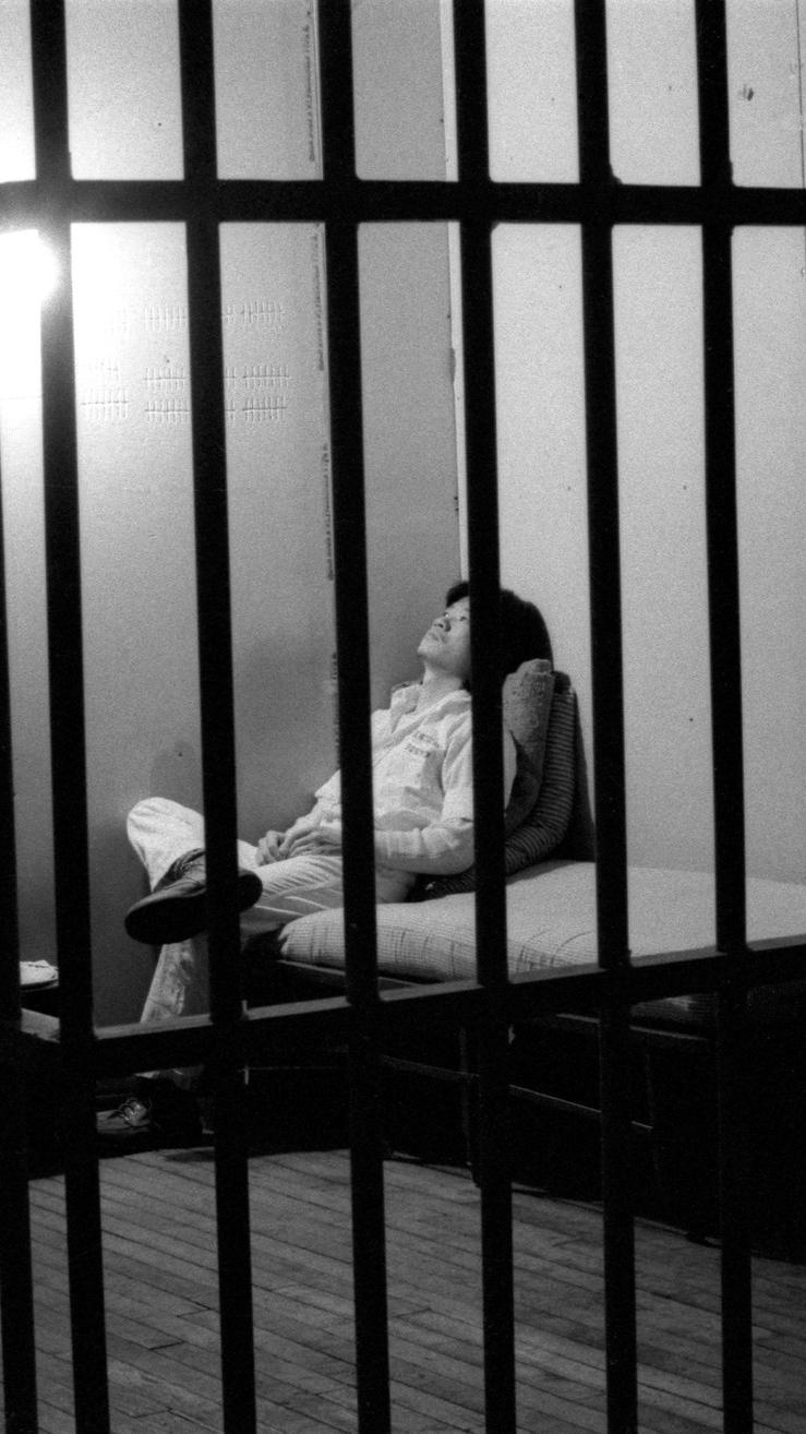 Tehching Hsieh in Cage Piece