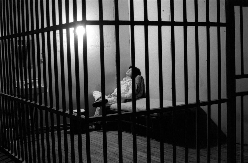 Tehching Hsieh in Cage Piece