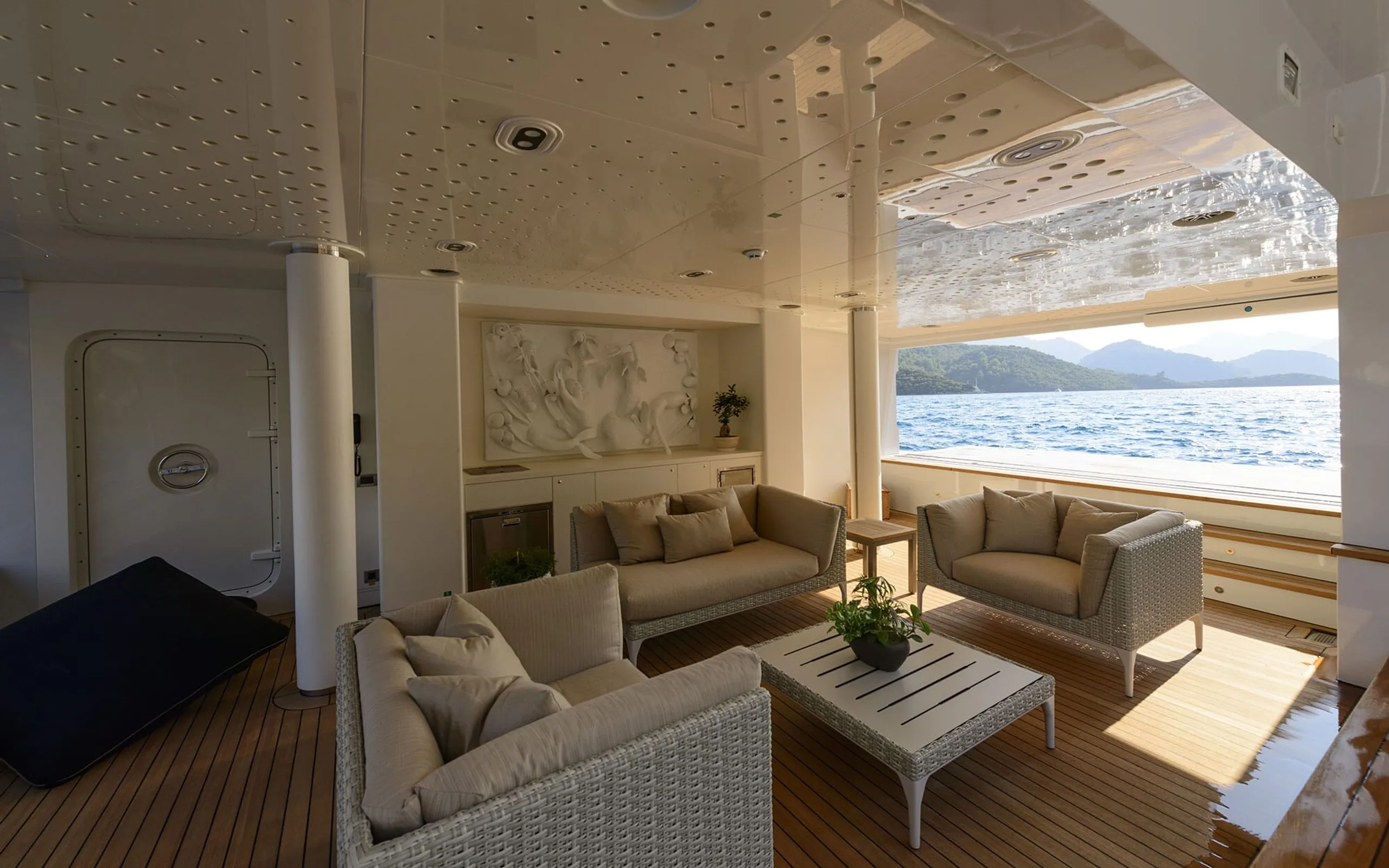 Mengi Yay Yachts 45.77m (photograph 11)