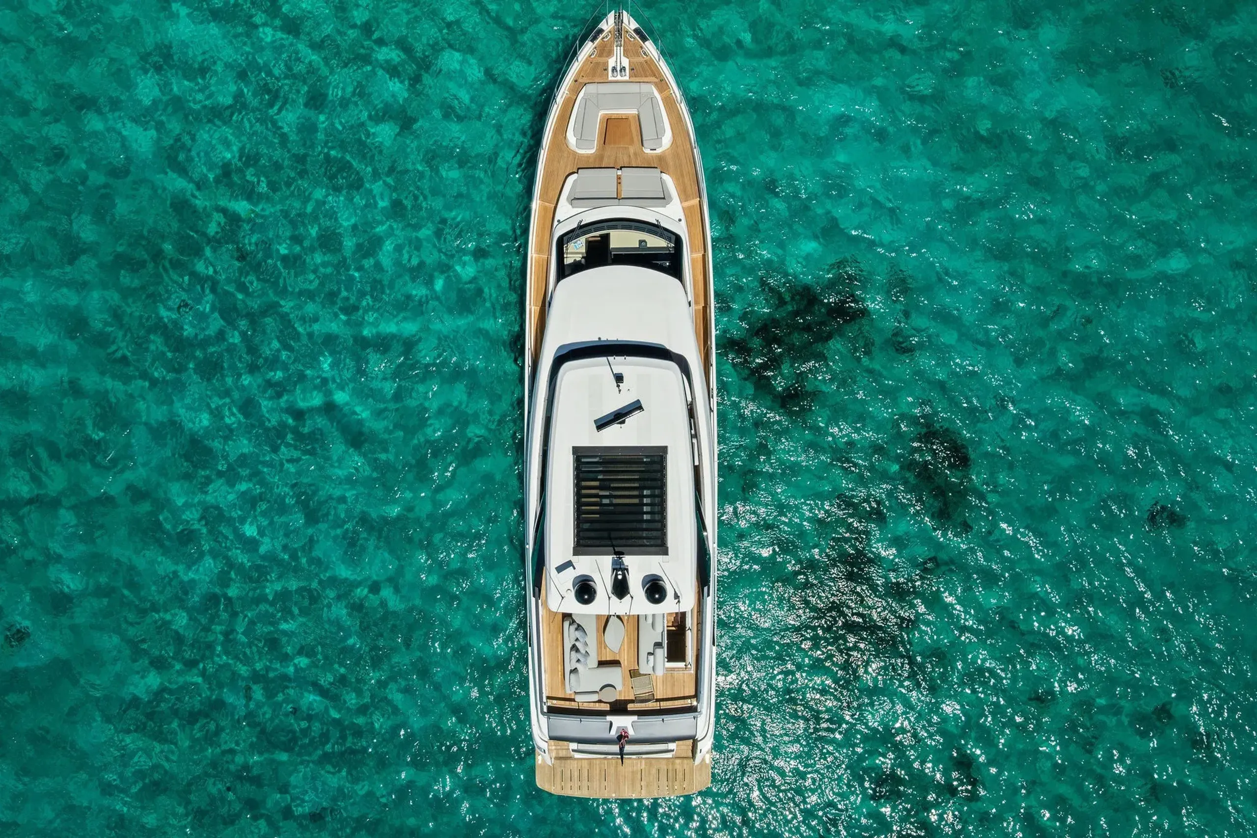 Ferretti 26m - Photograph 7
