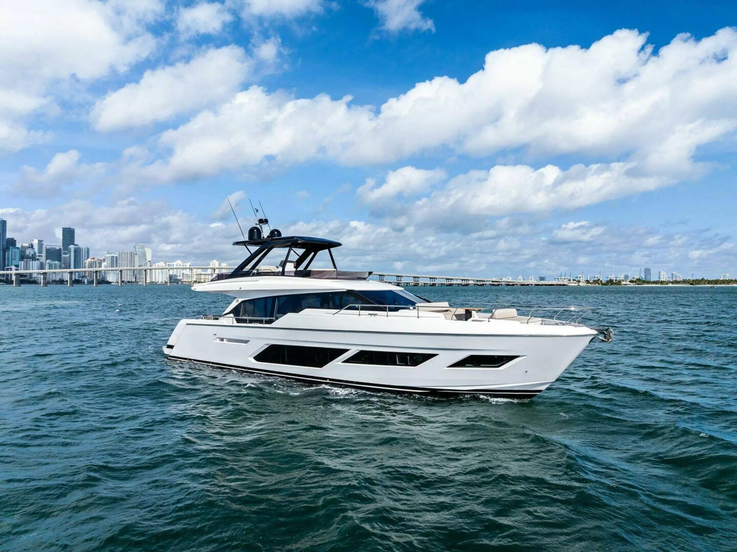 Ferretti 22m - Photograph 2