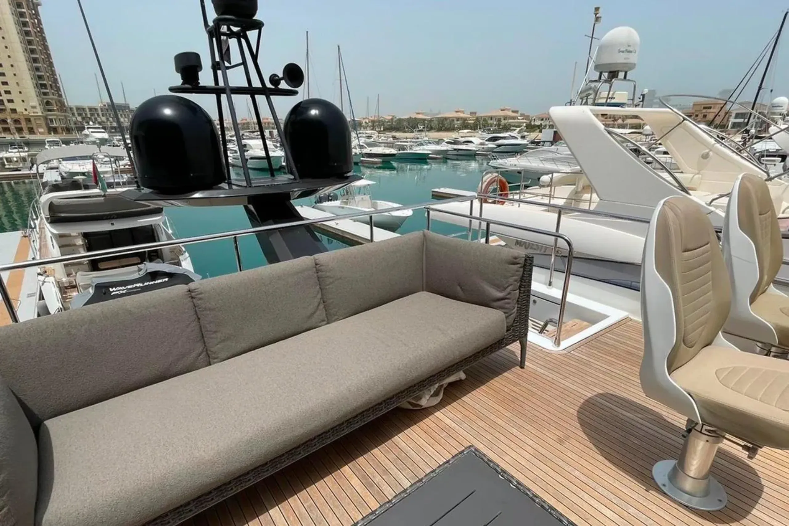 Azimut 23m - Photograph 9