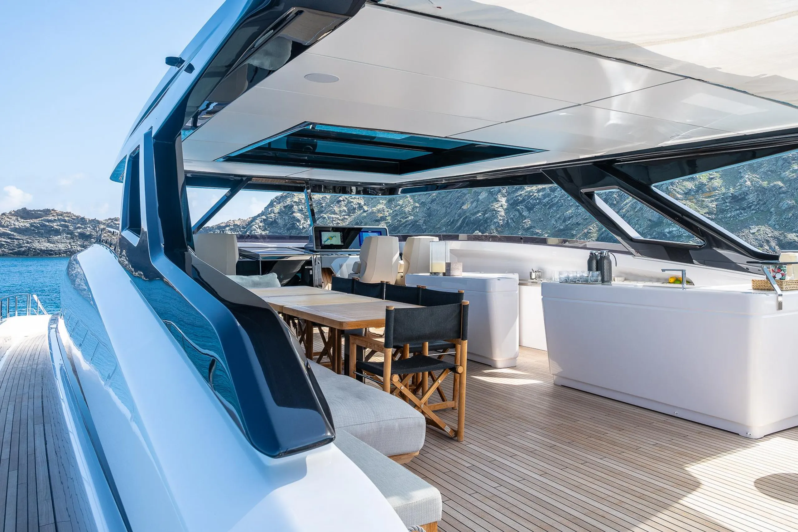 Ferretti 30m - Photograph 8