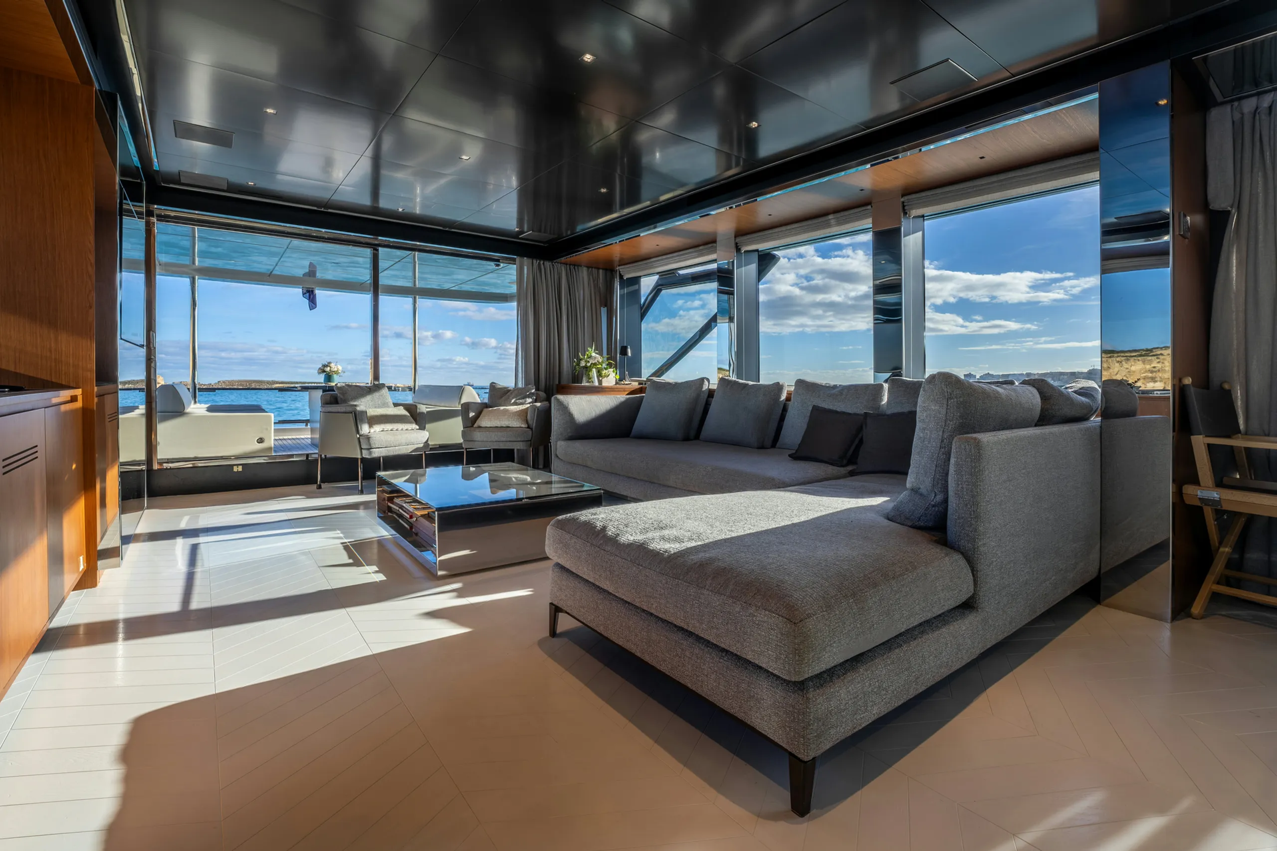 Riva 28m - Photograph 6