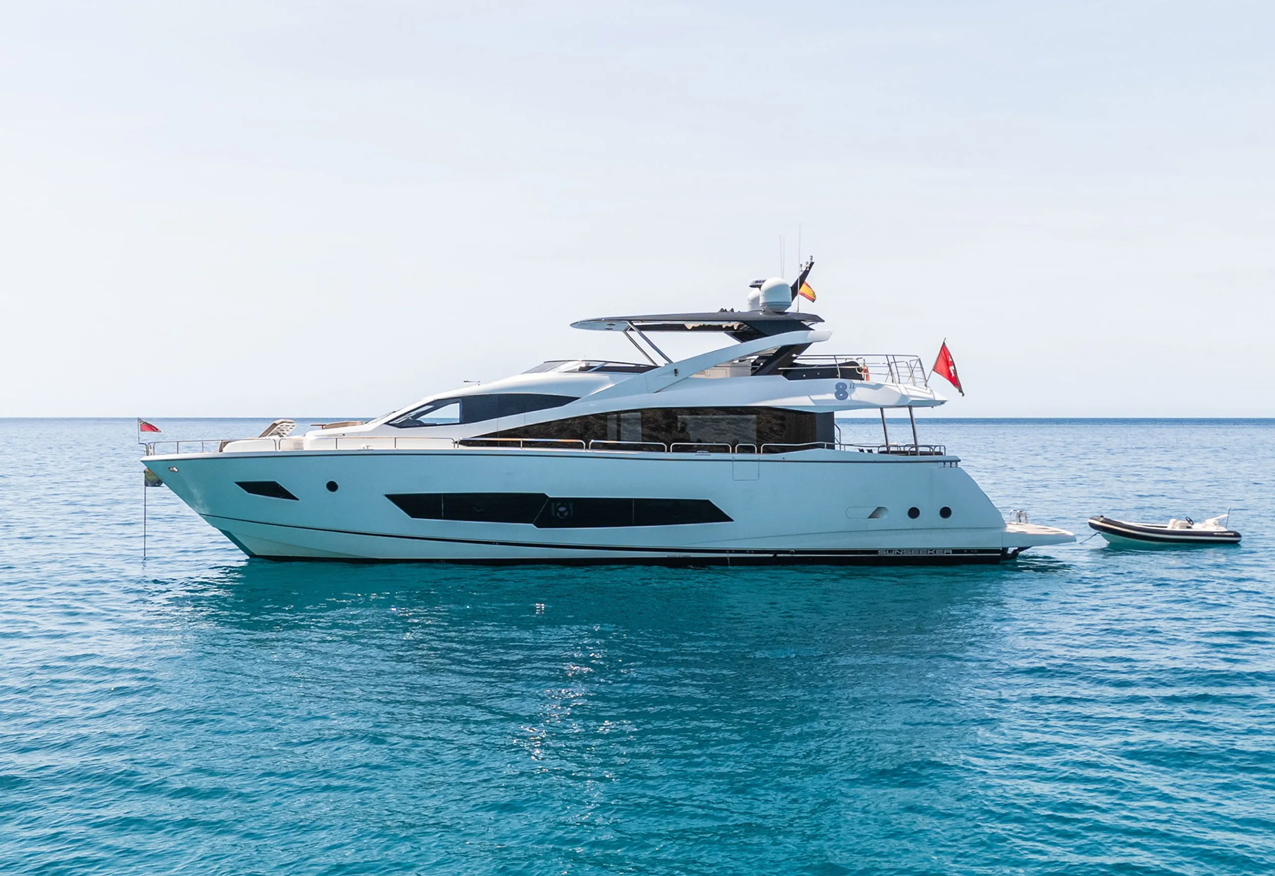 Sunseeker 26m - Photograph 5