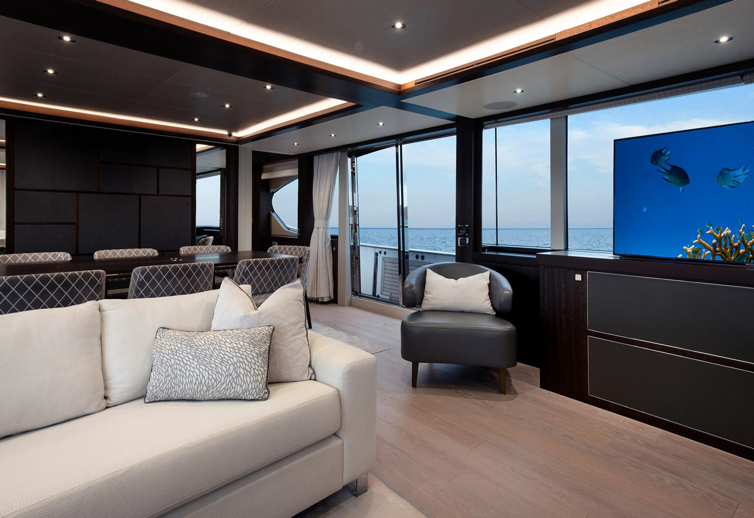Sunseeker 28m - Photograph 7