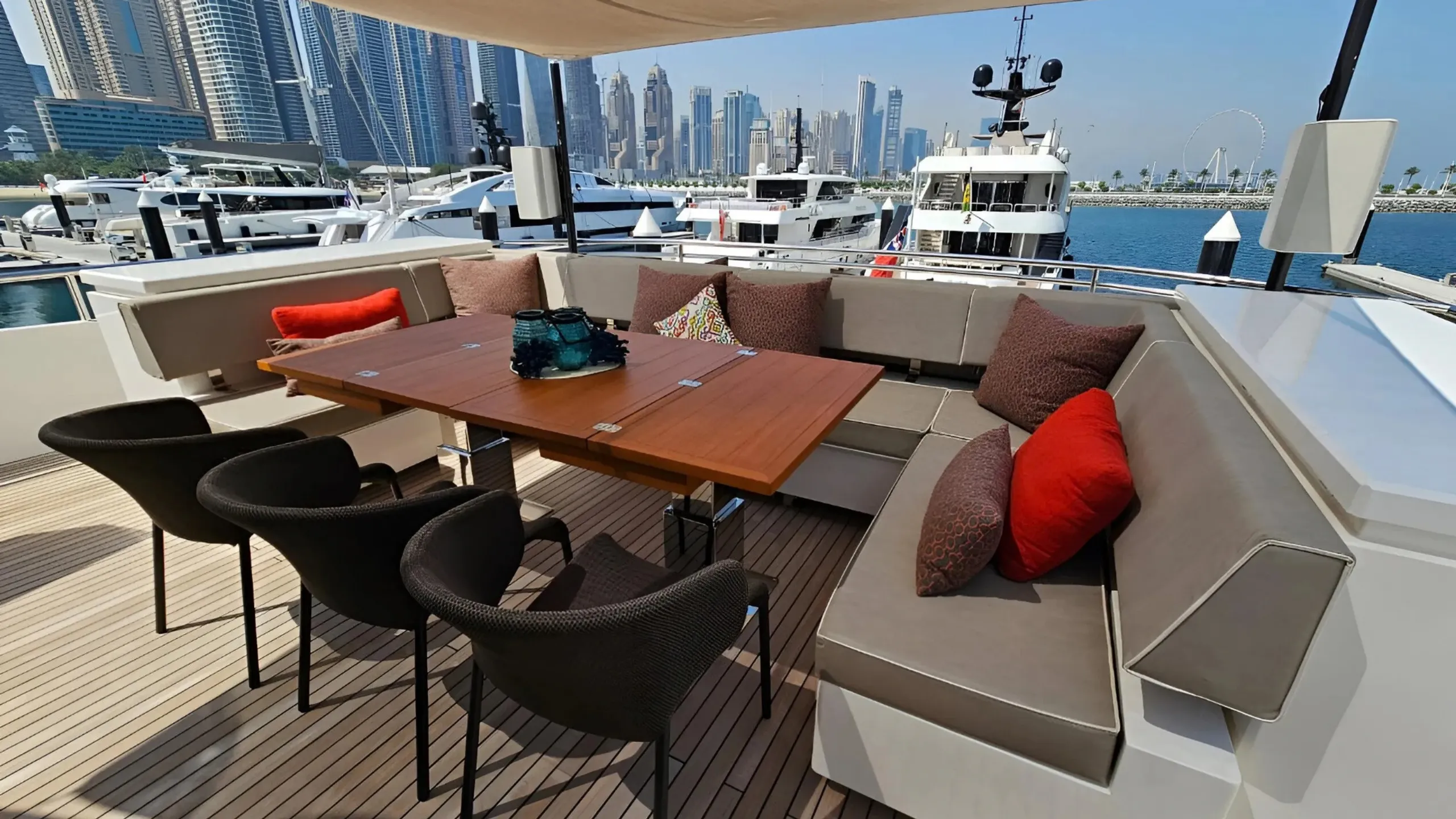 Astondoa 33m - Photograph 3