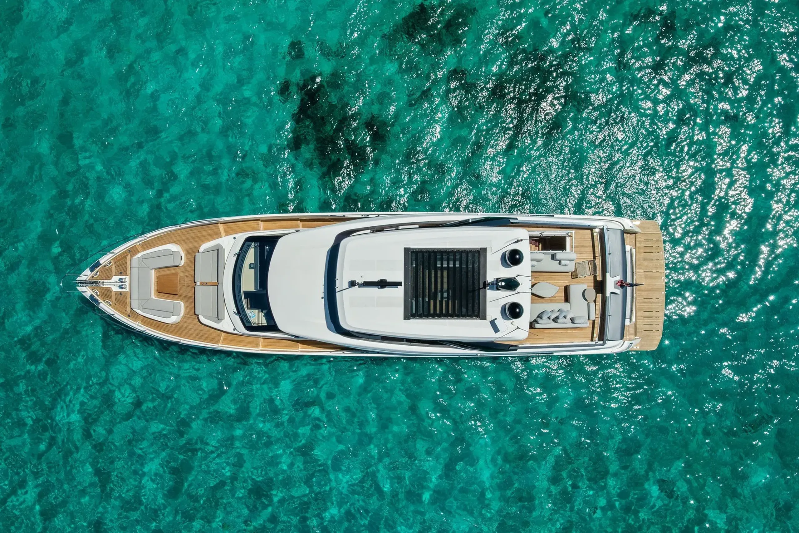 Ferretti 26m - Photograph 8