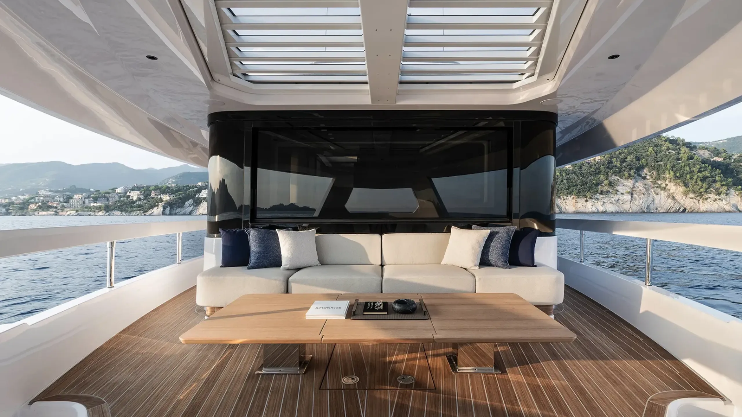 Ferretti 24m - Photograph 7