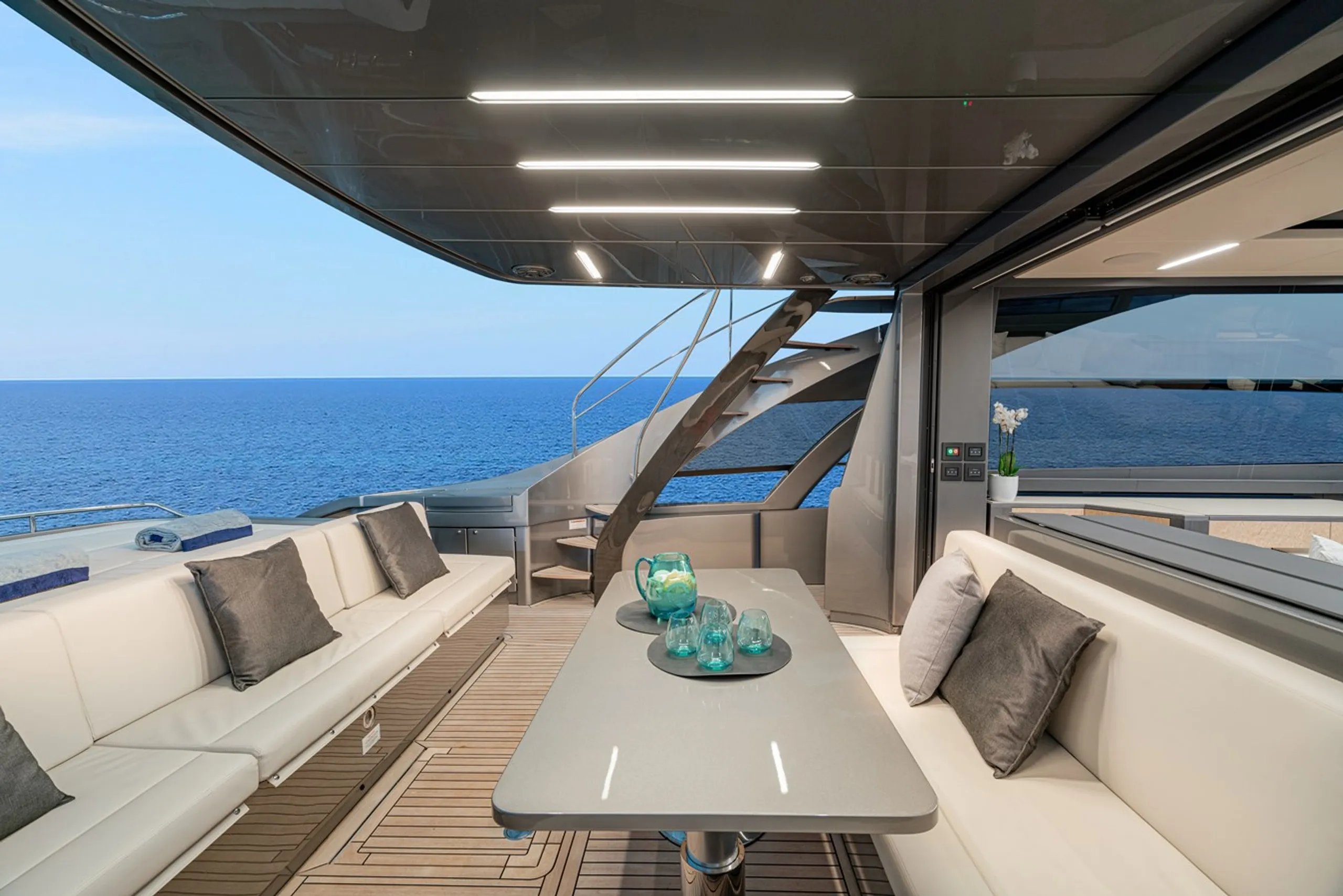 Pershing 26m - Photograph 5