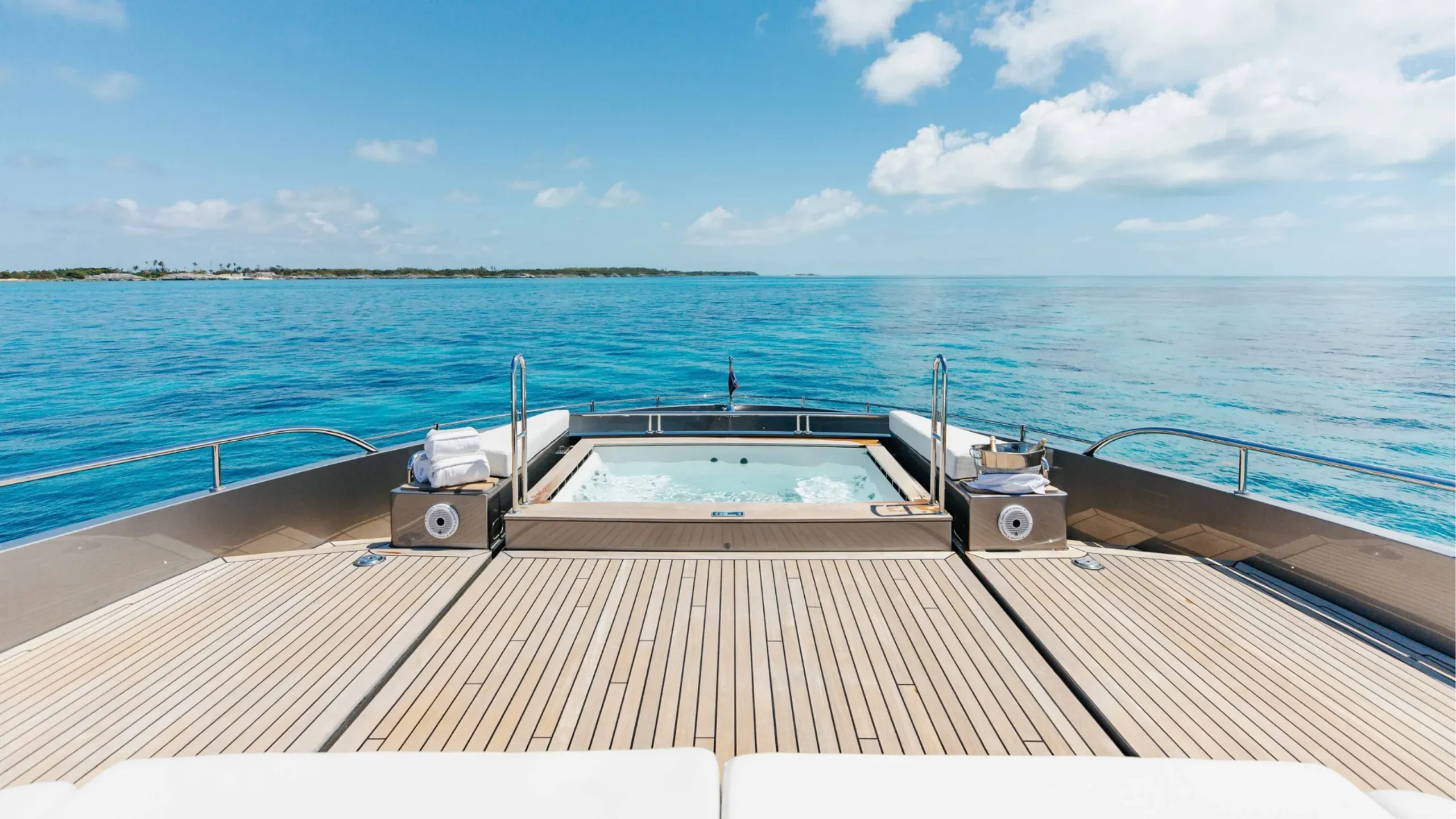 Ocean Alexander 34.57m (photograph 7)