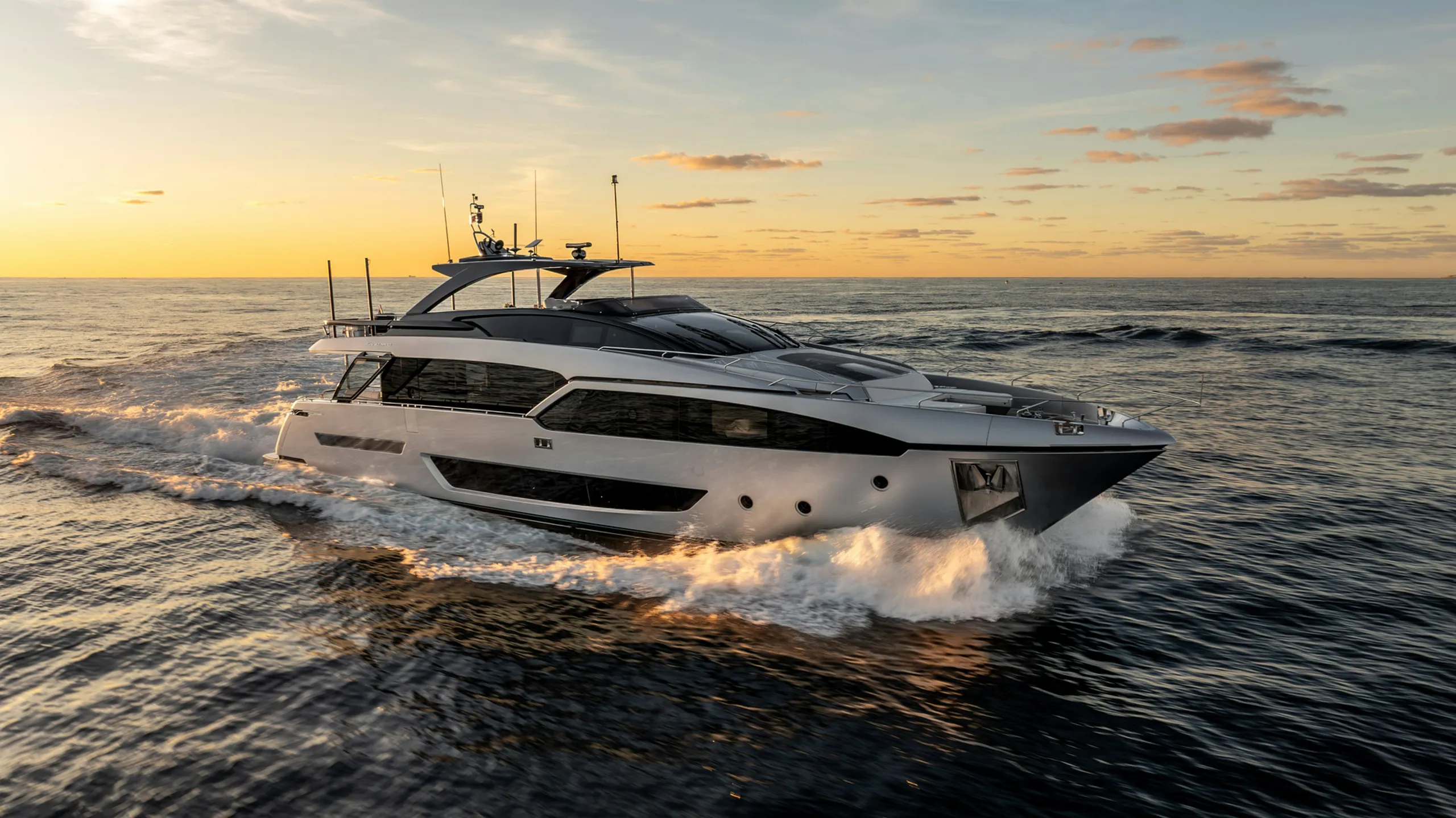 Riva 28m - Photograph 2