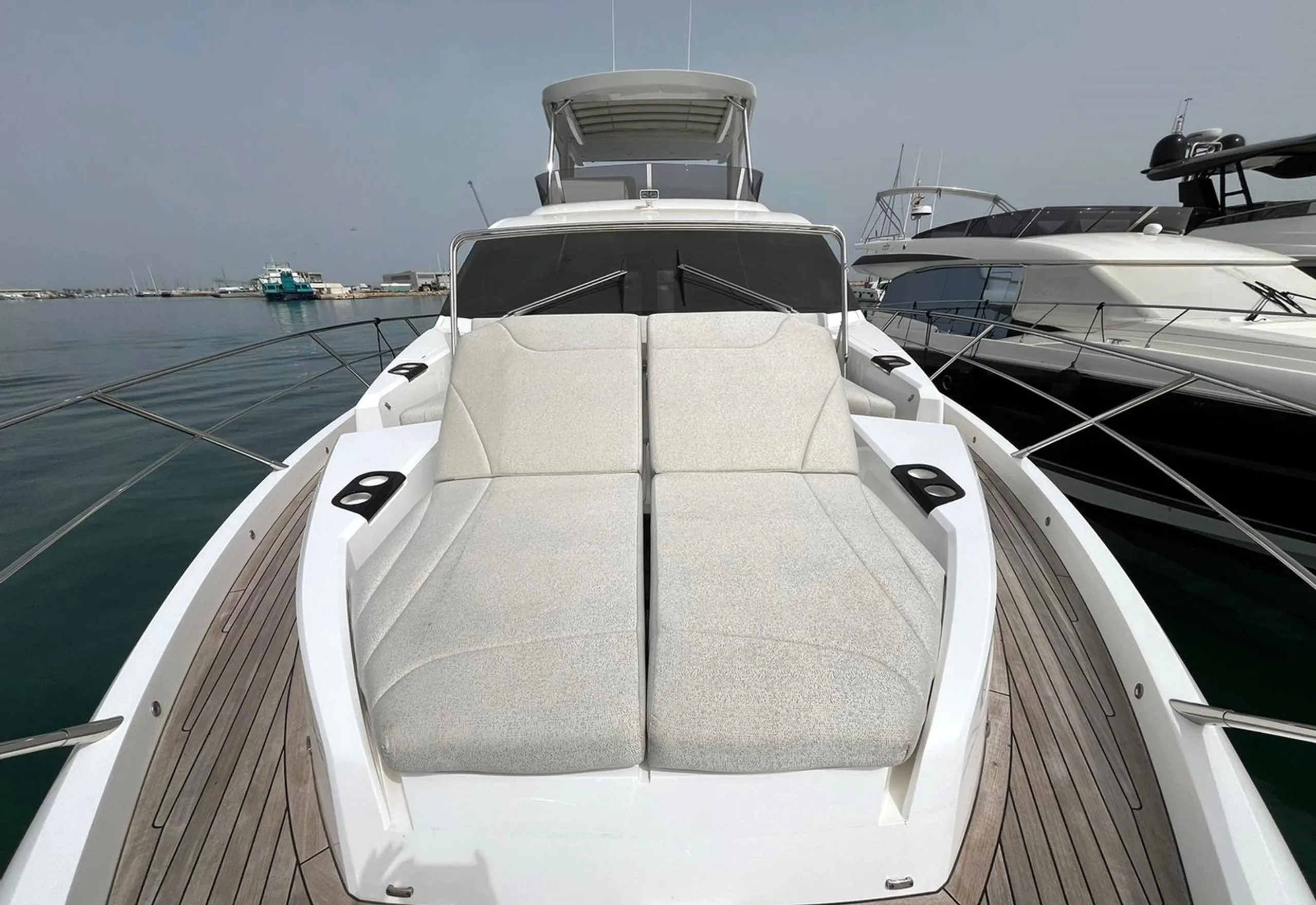Sunseeker 21m - Photograph 4