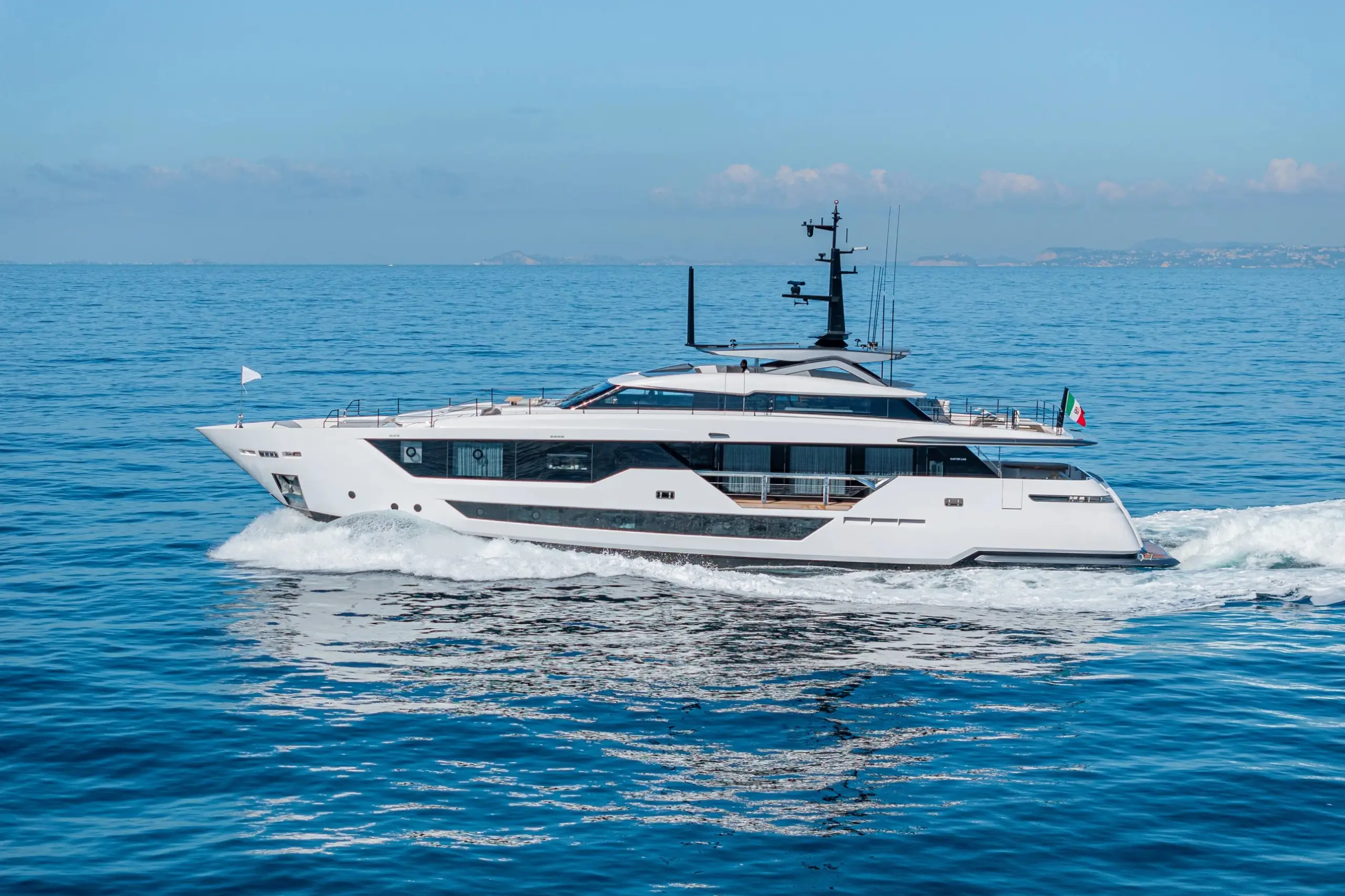 Ferretti 33-metre at anchor