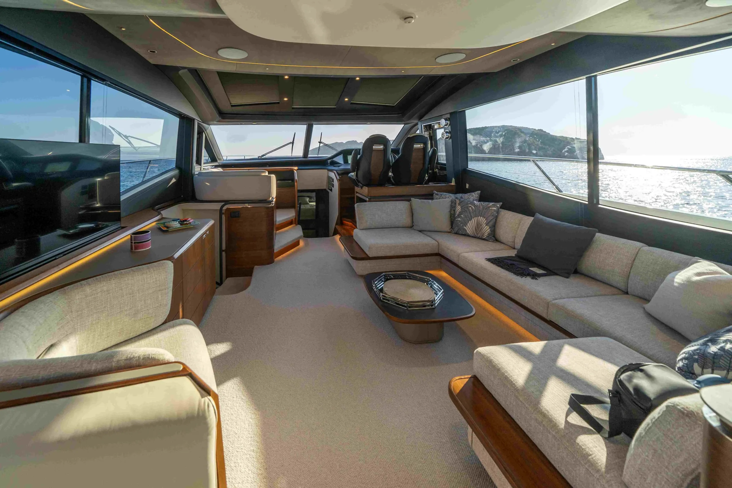 Princess Yachts 23m - Photograph 5