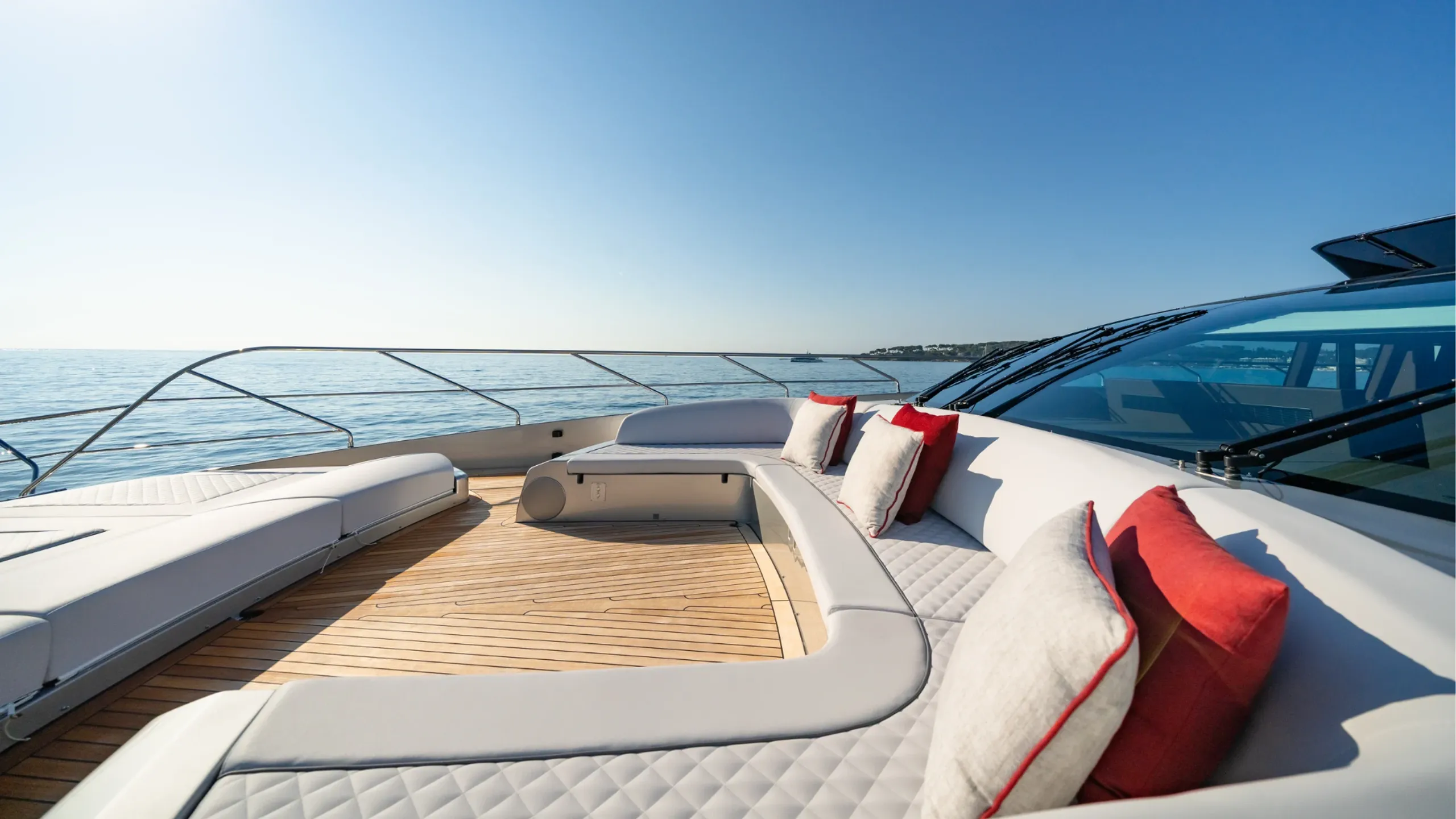Riva 33.53m (photograph 10)