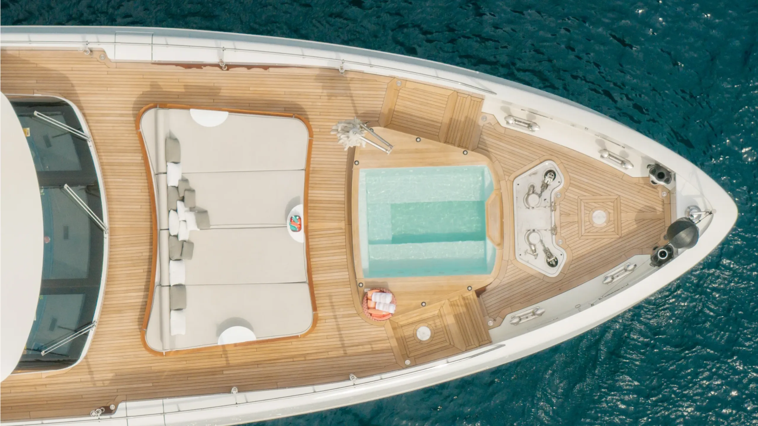 Benetti 36.9m (photograph 9)