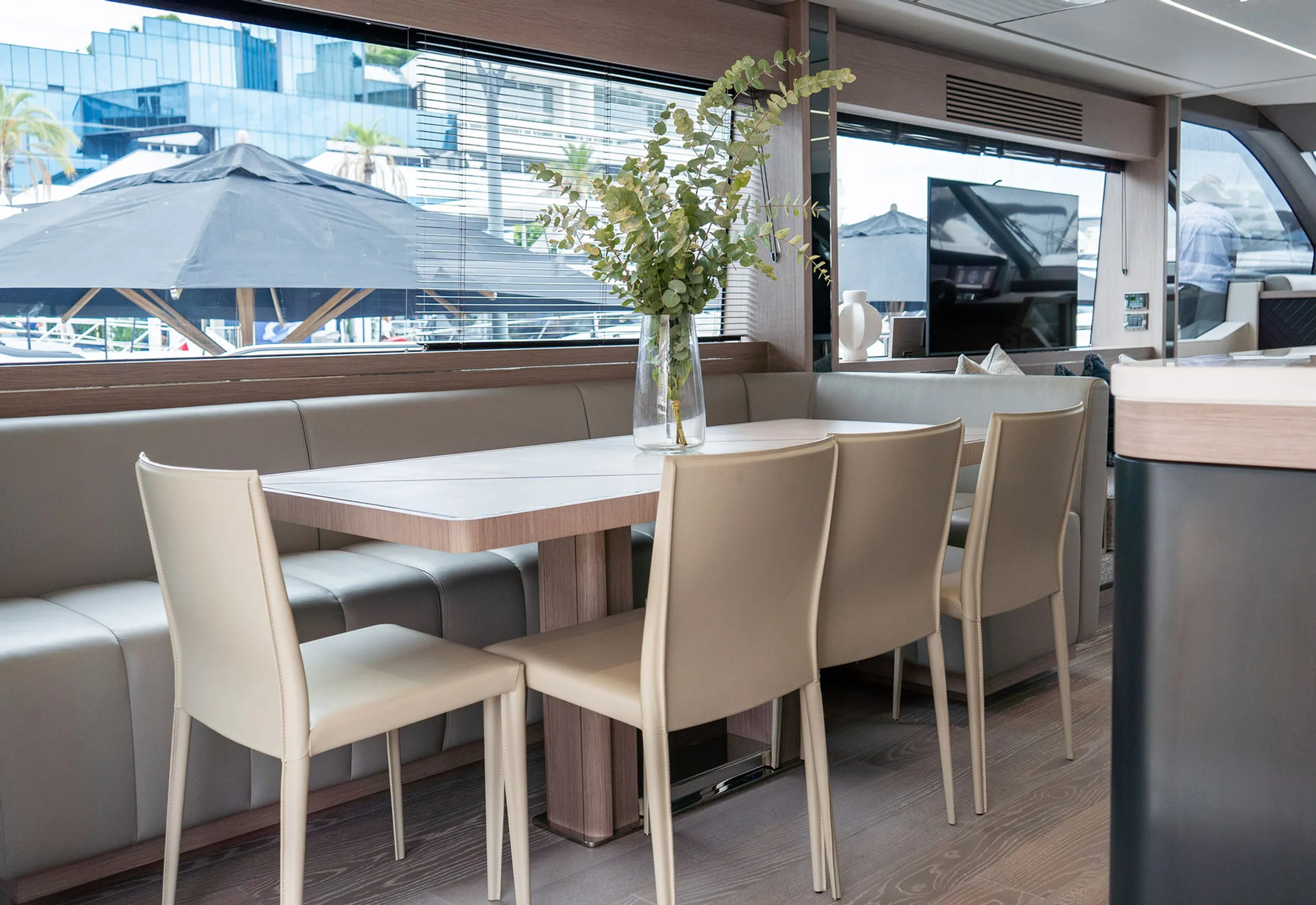 Sunseeker 24m - Photograph 7