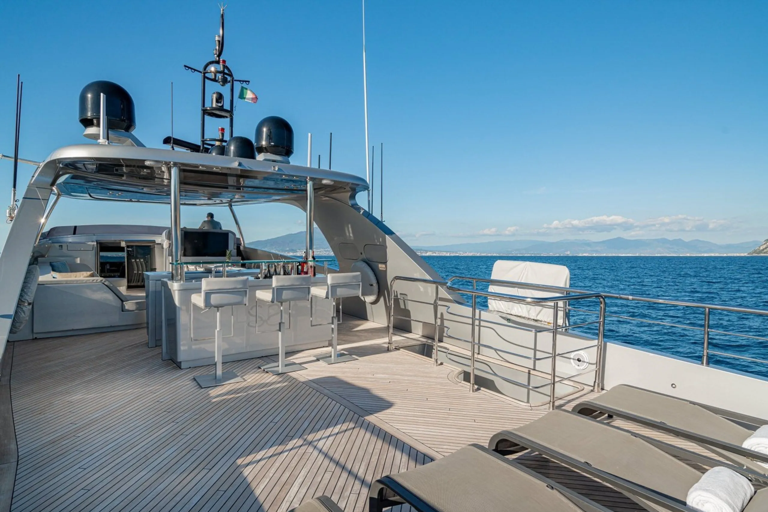 Maiora 36m (photograph 1)