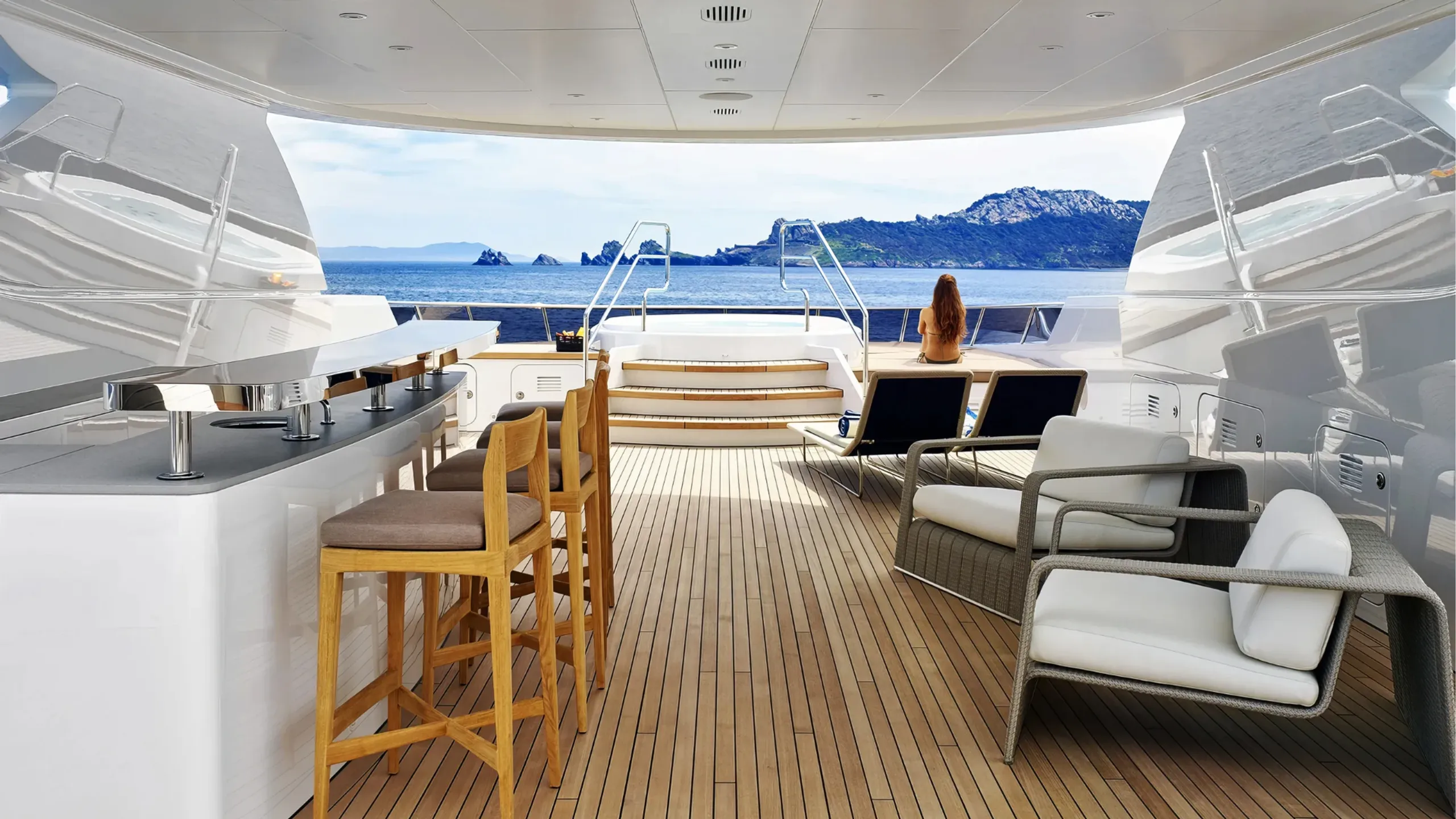 Heesen 46.7m (photograph 3)