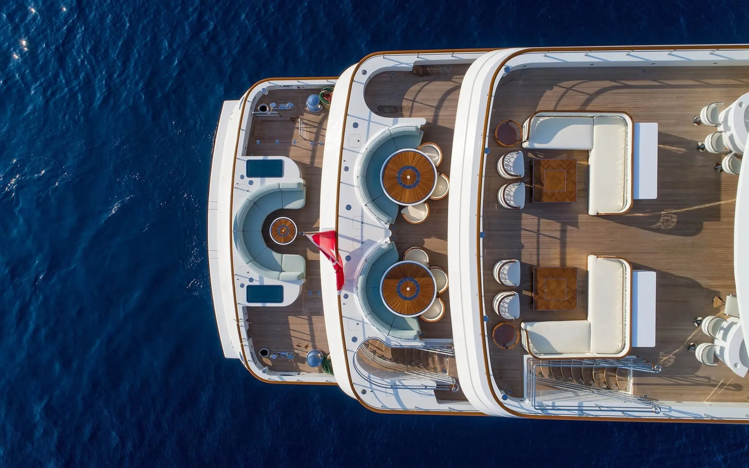 Yachtley 80m (photograph 2)