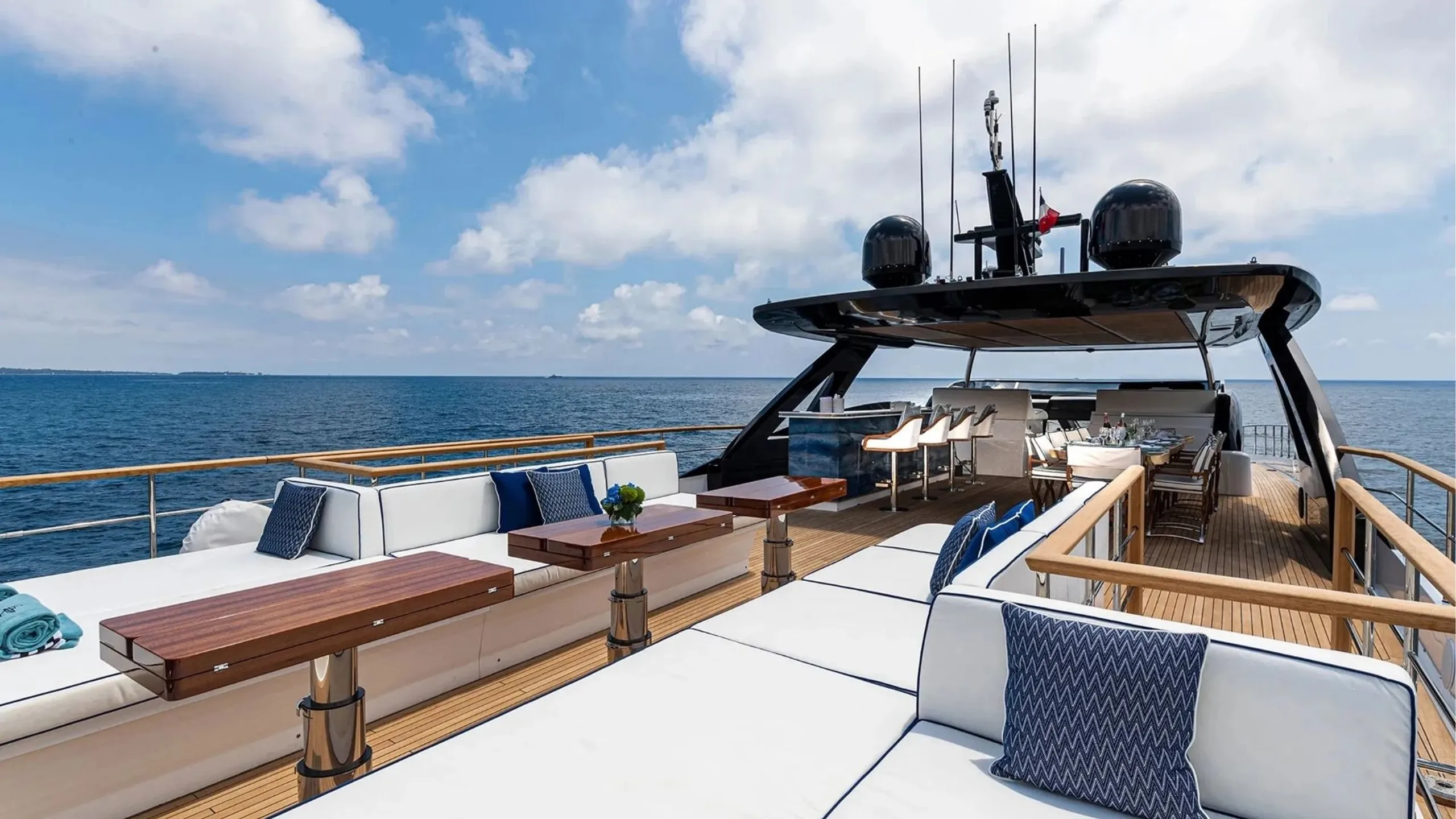 Amer 36m, exterior detail.