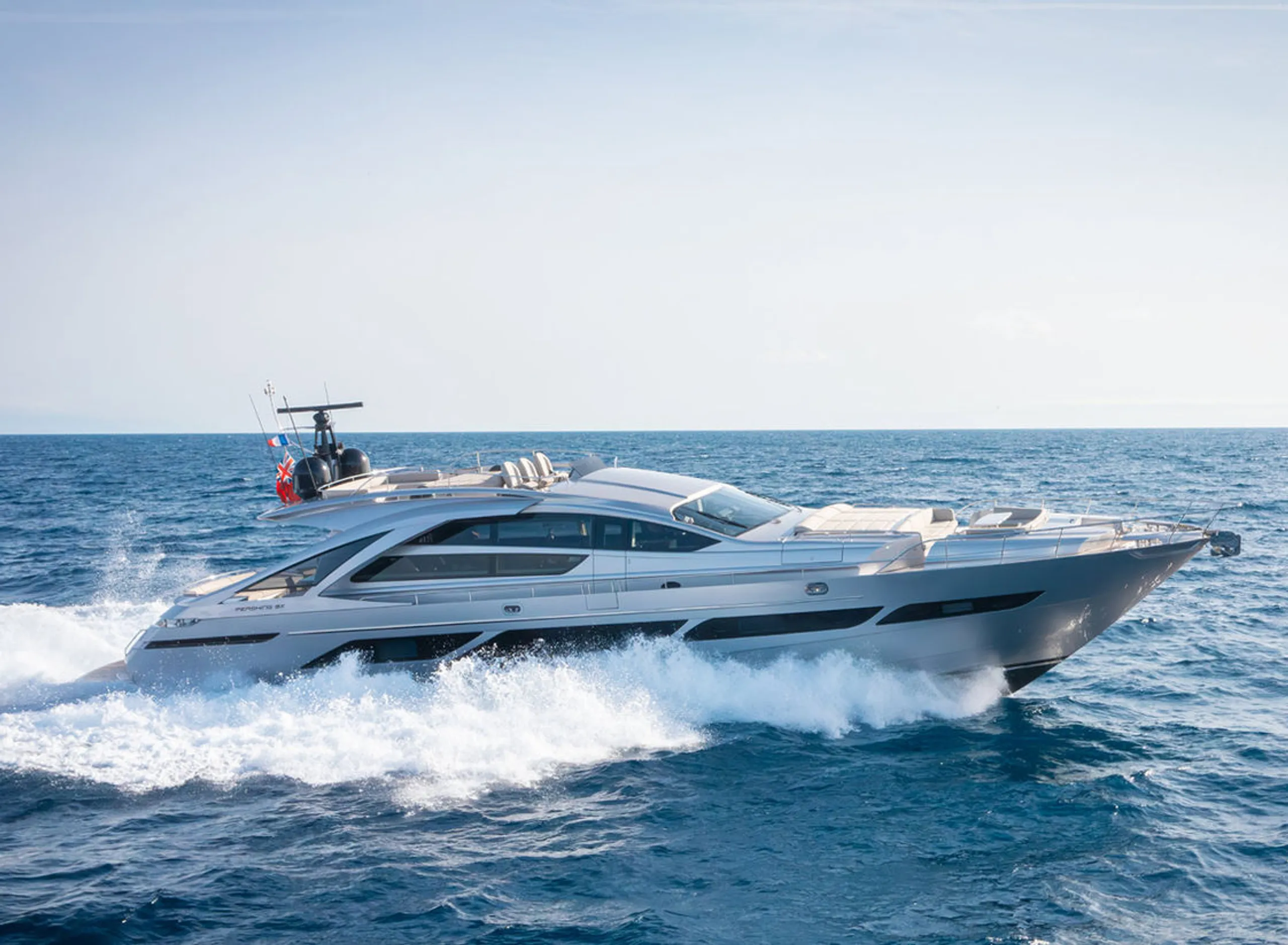 Pershing 28m - Photograph 6