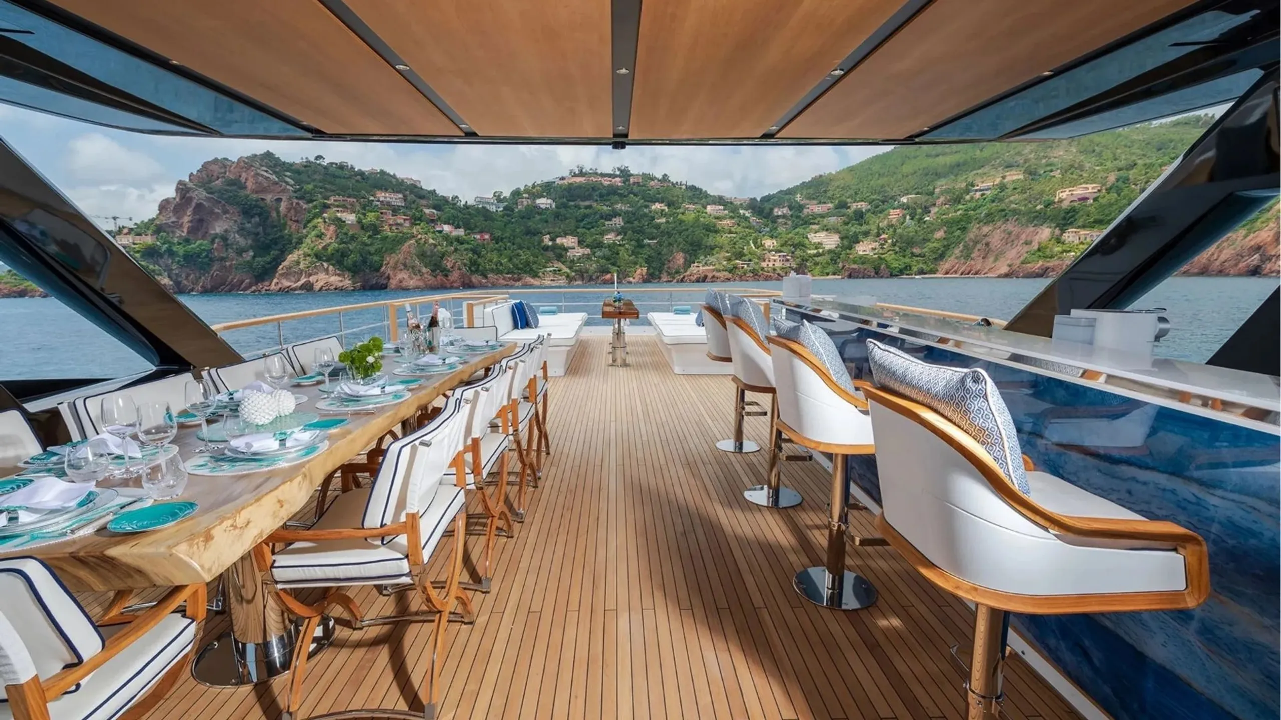 Amer 36m, exterior detail.