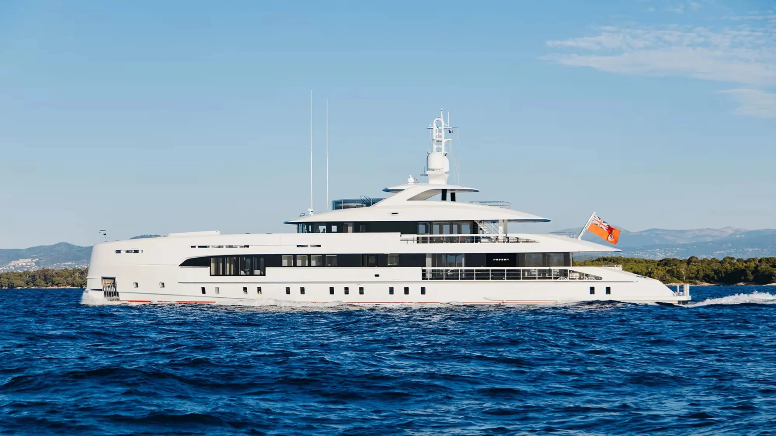 Heesen 50-metre at anchor