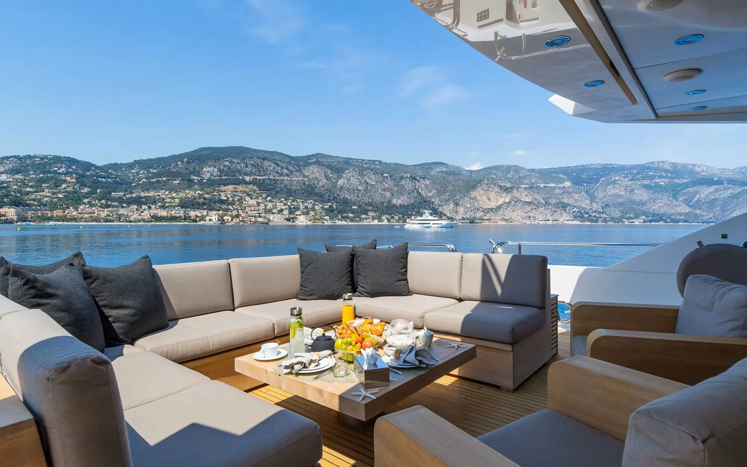 Sunseeker 34.5m (photograph 6)