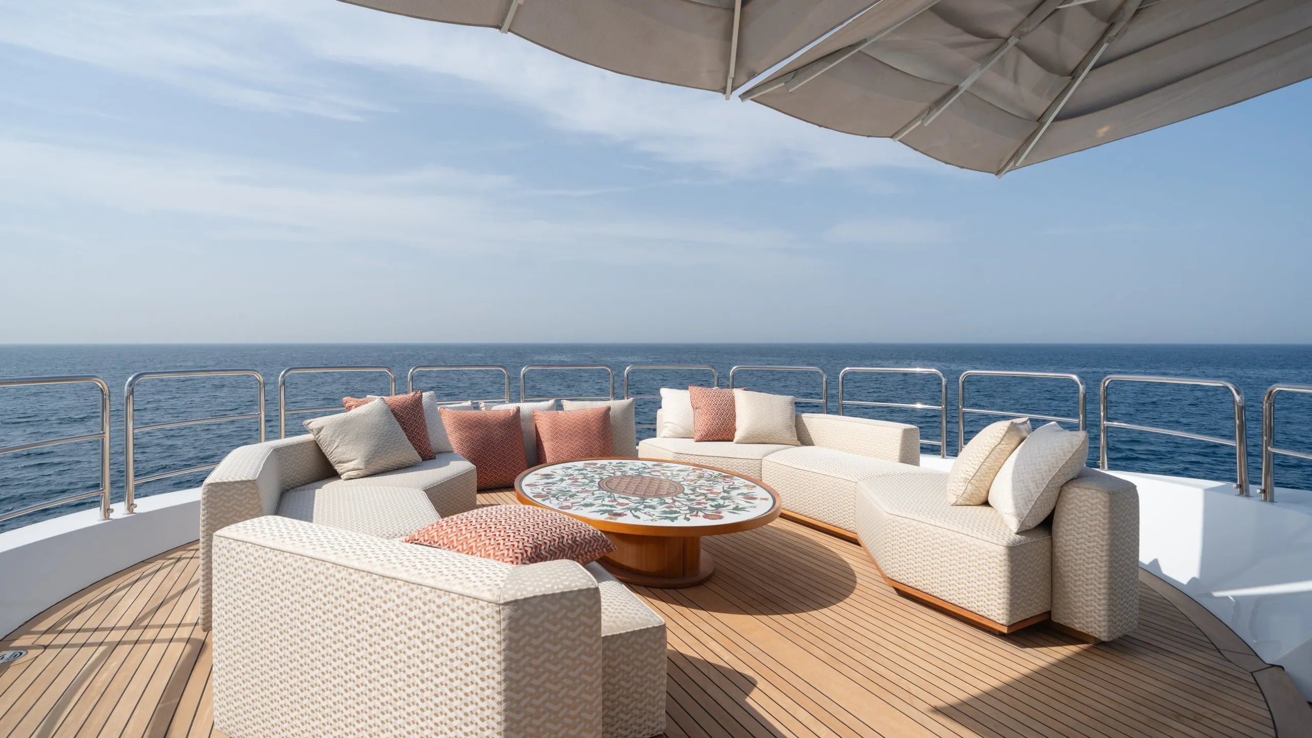 Benetti 49.88m (photograph 6)
