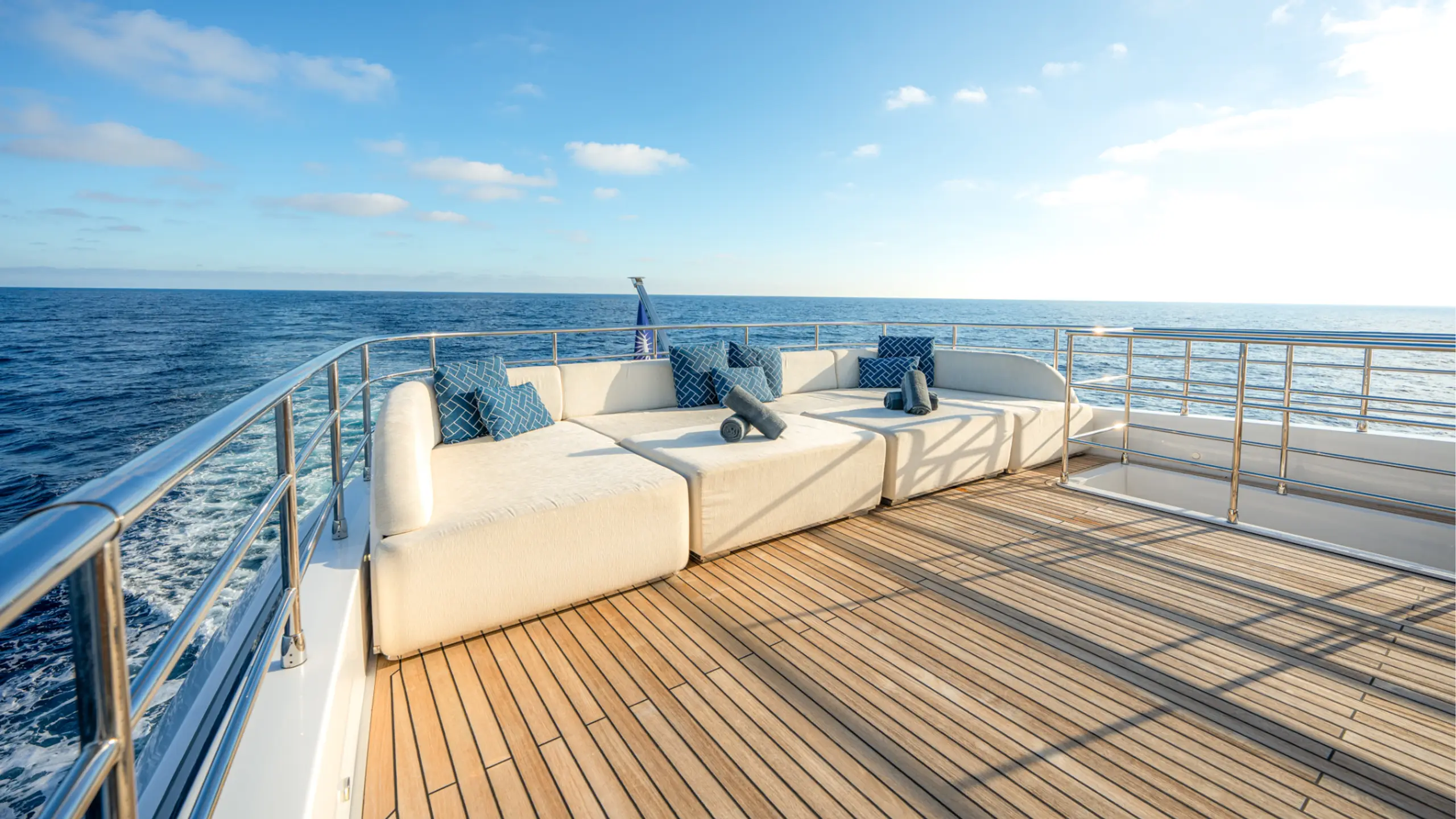 Gulf Craft - 37m — photograph 6