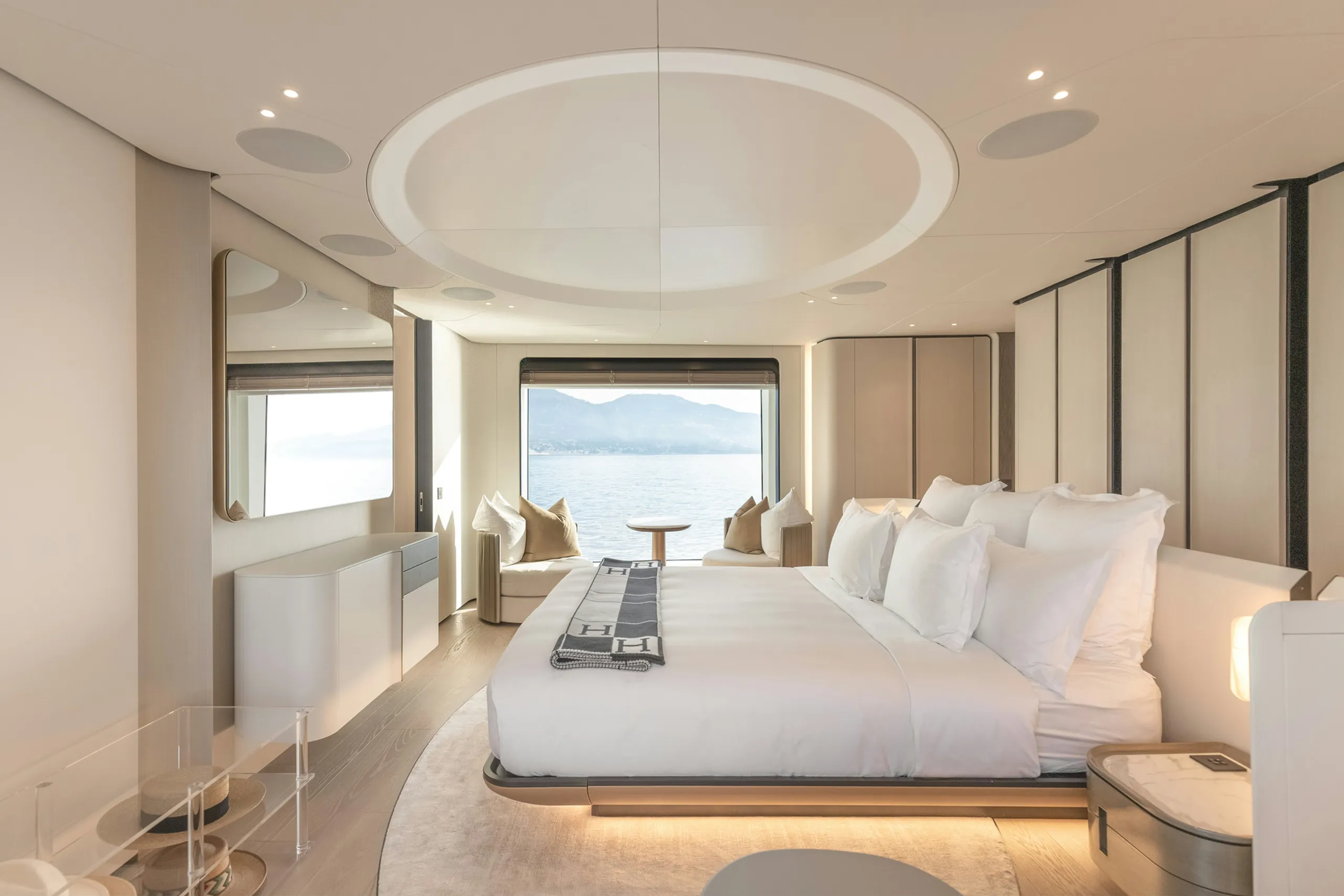 Azimut 36m - Photograph 6