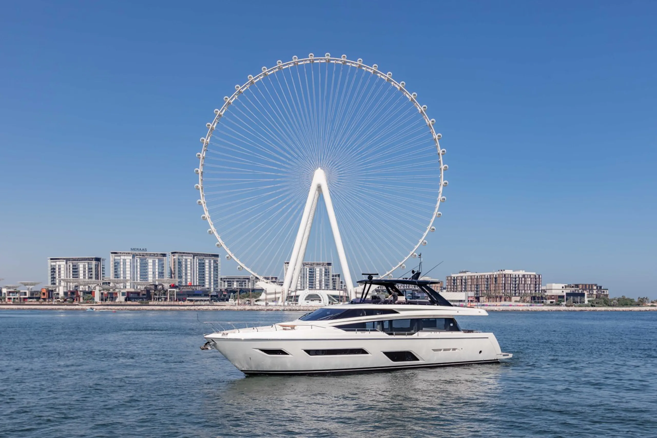 Ferretti 24m - Photograph 4