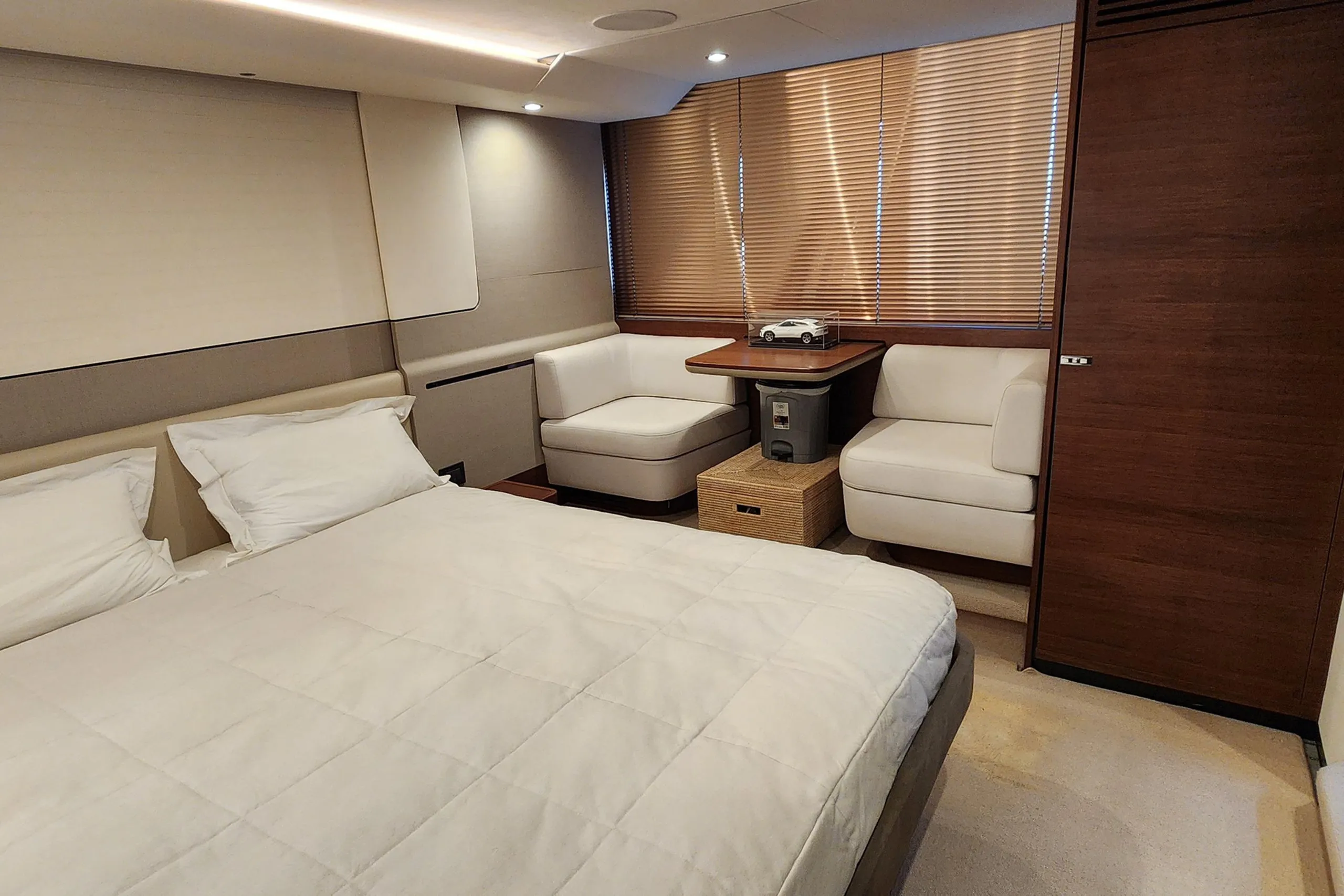 Princess Yachts 19m - Photograph 5