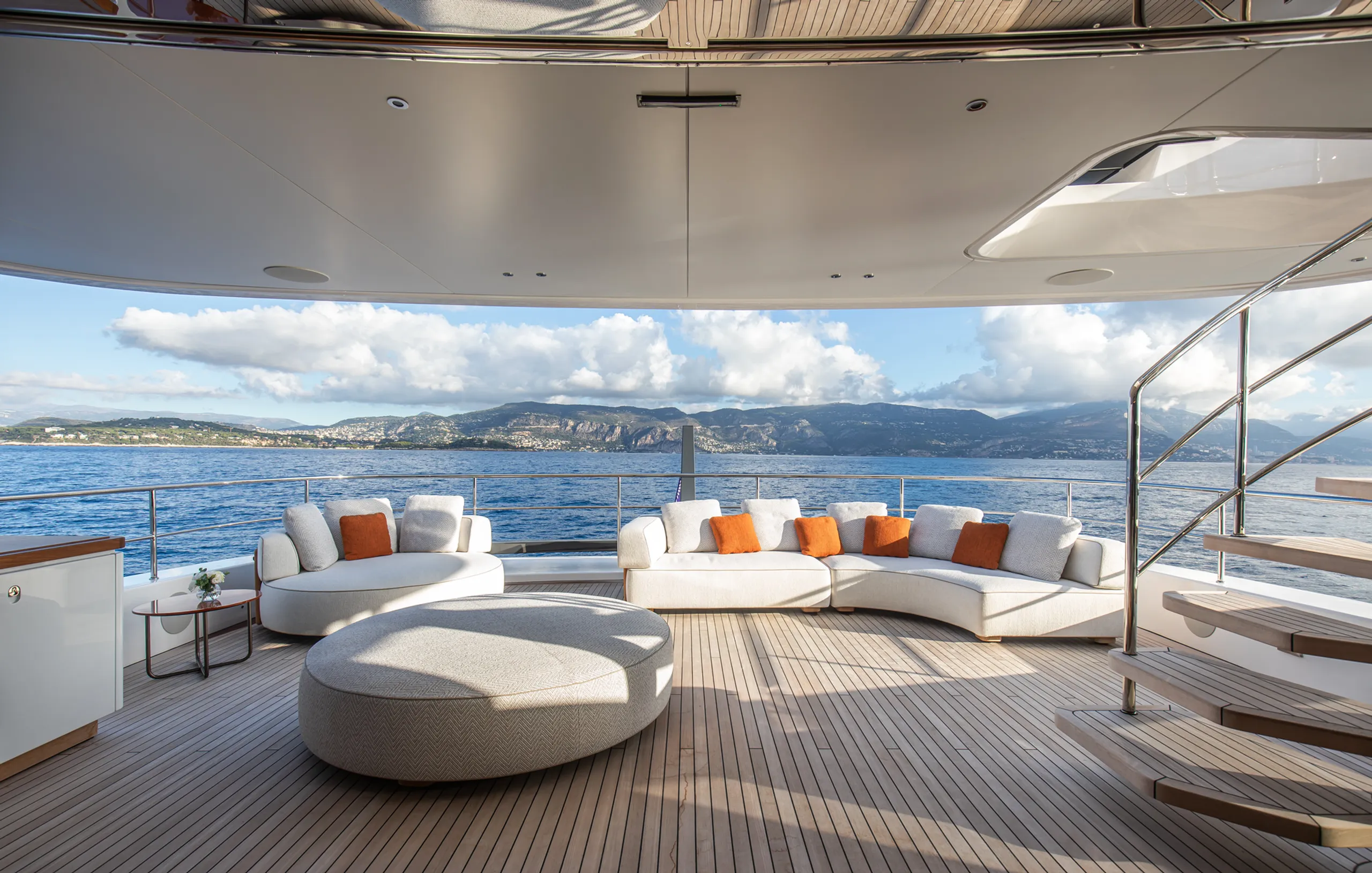 Benetti 41m - Photograph 5