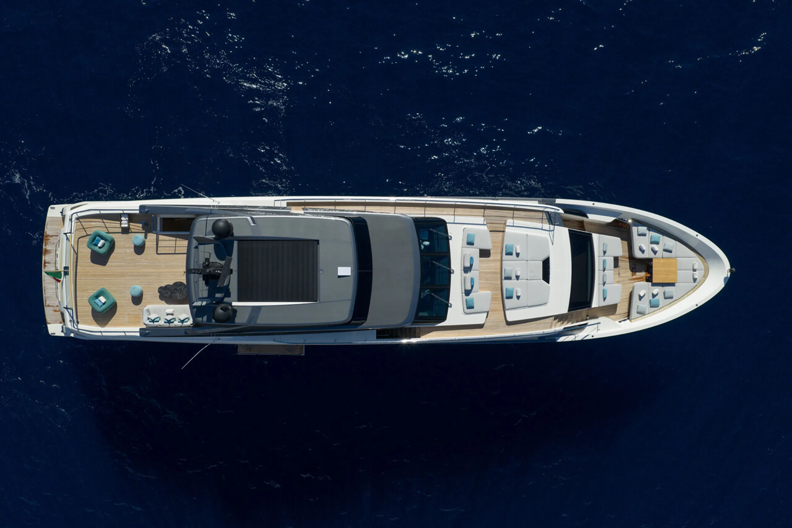 Sanlorenzo 37m - Photograph 2
