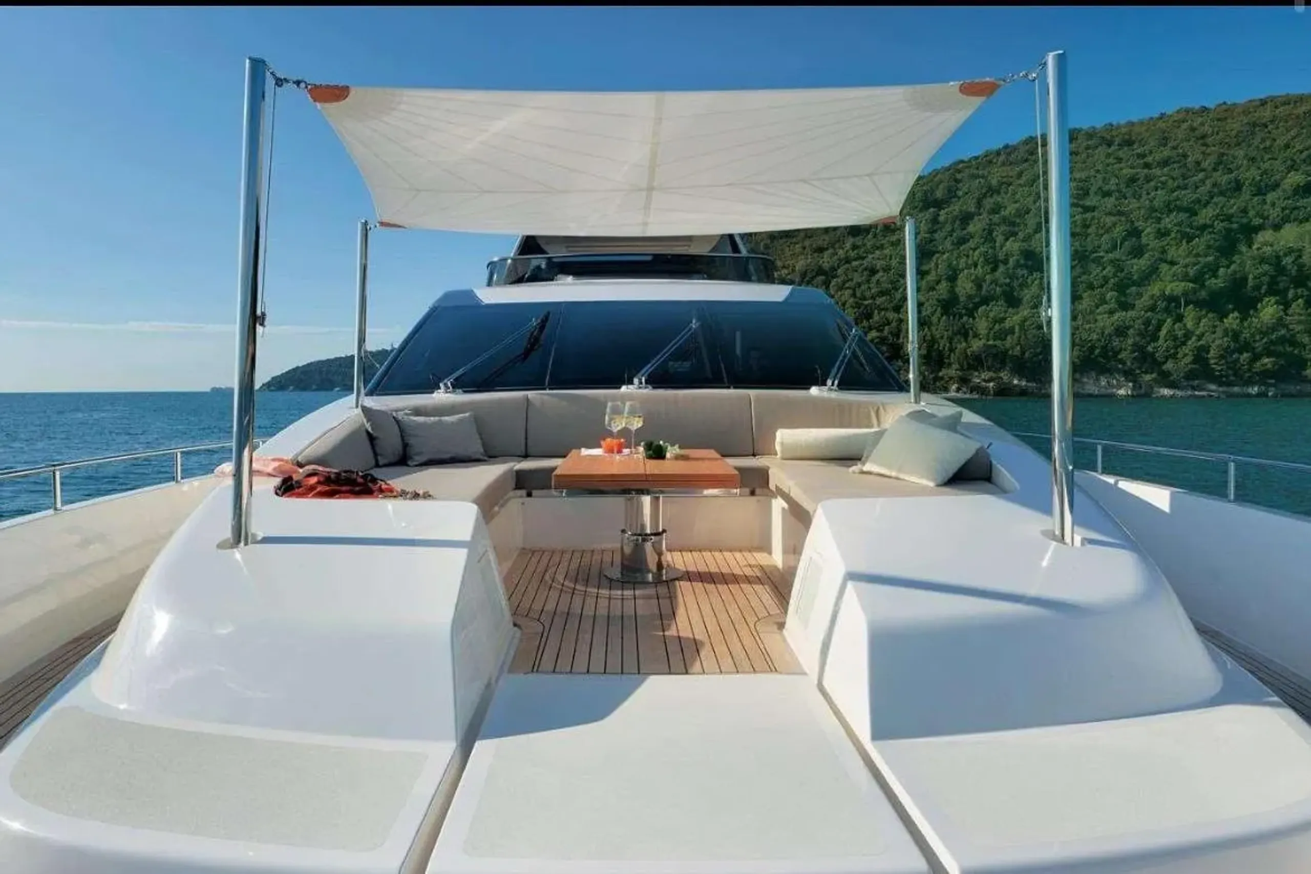 Sanlorenzo 27m - Photograph 6