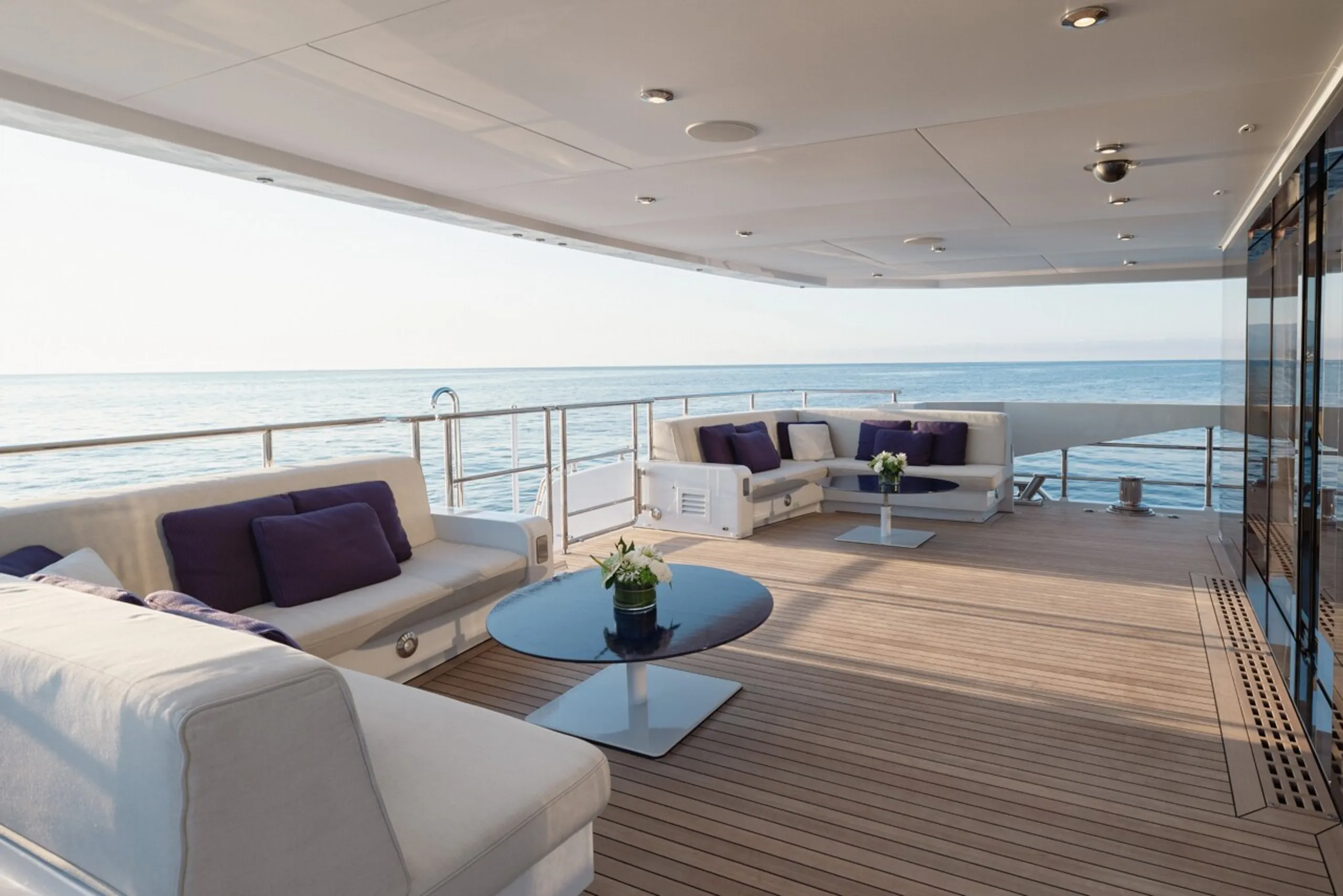 Heesen 50m - Photograph 4