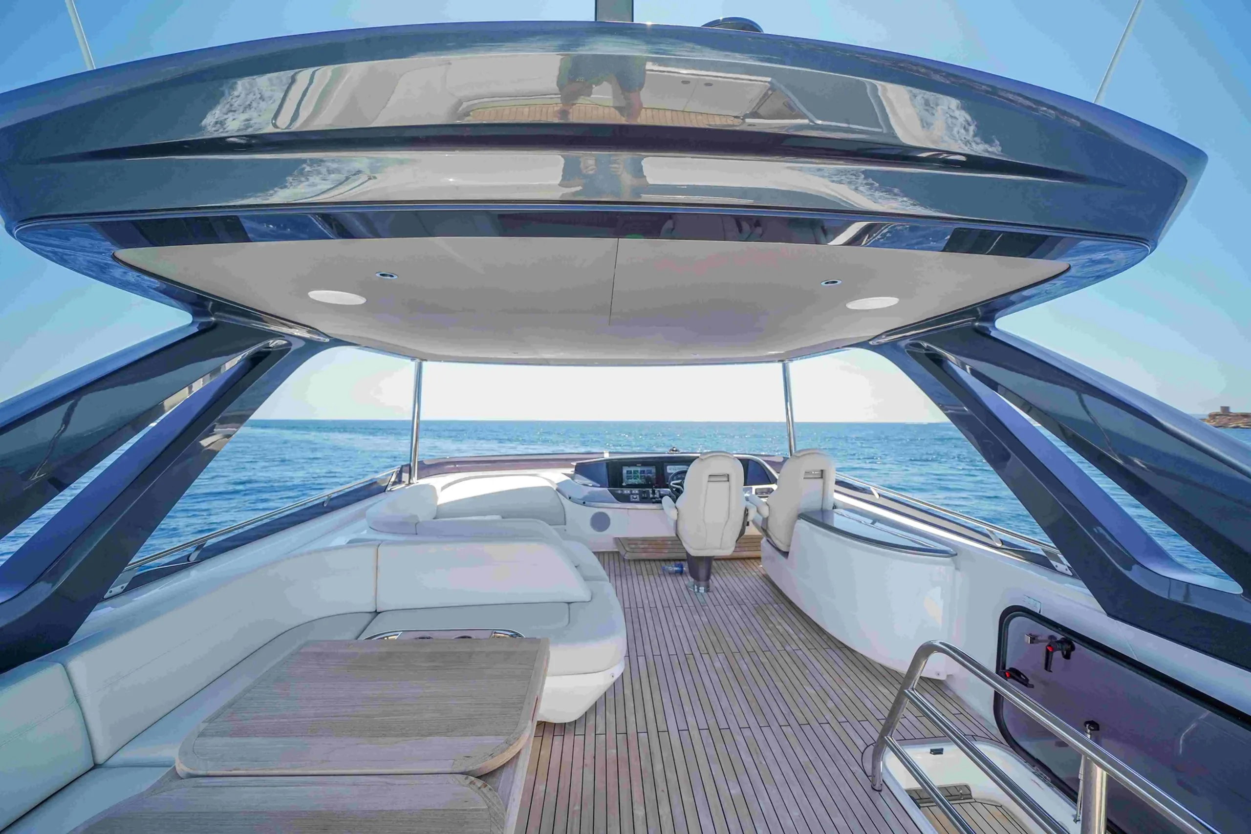 Princess Yachts 23m - Photograph 4
