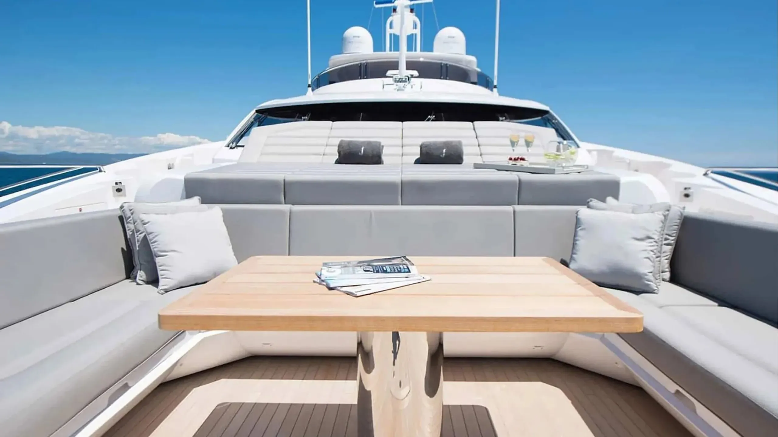 Sunseeker 40m, interior salon and accommodation.