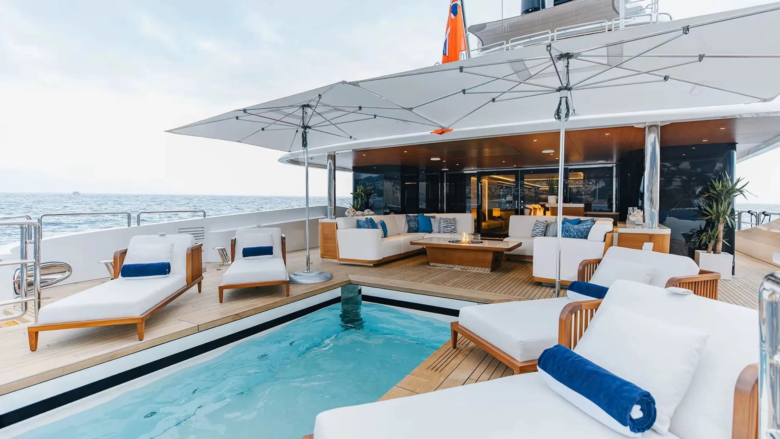Benetti 70m (photograph 7)