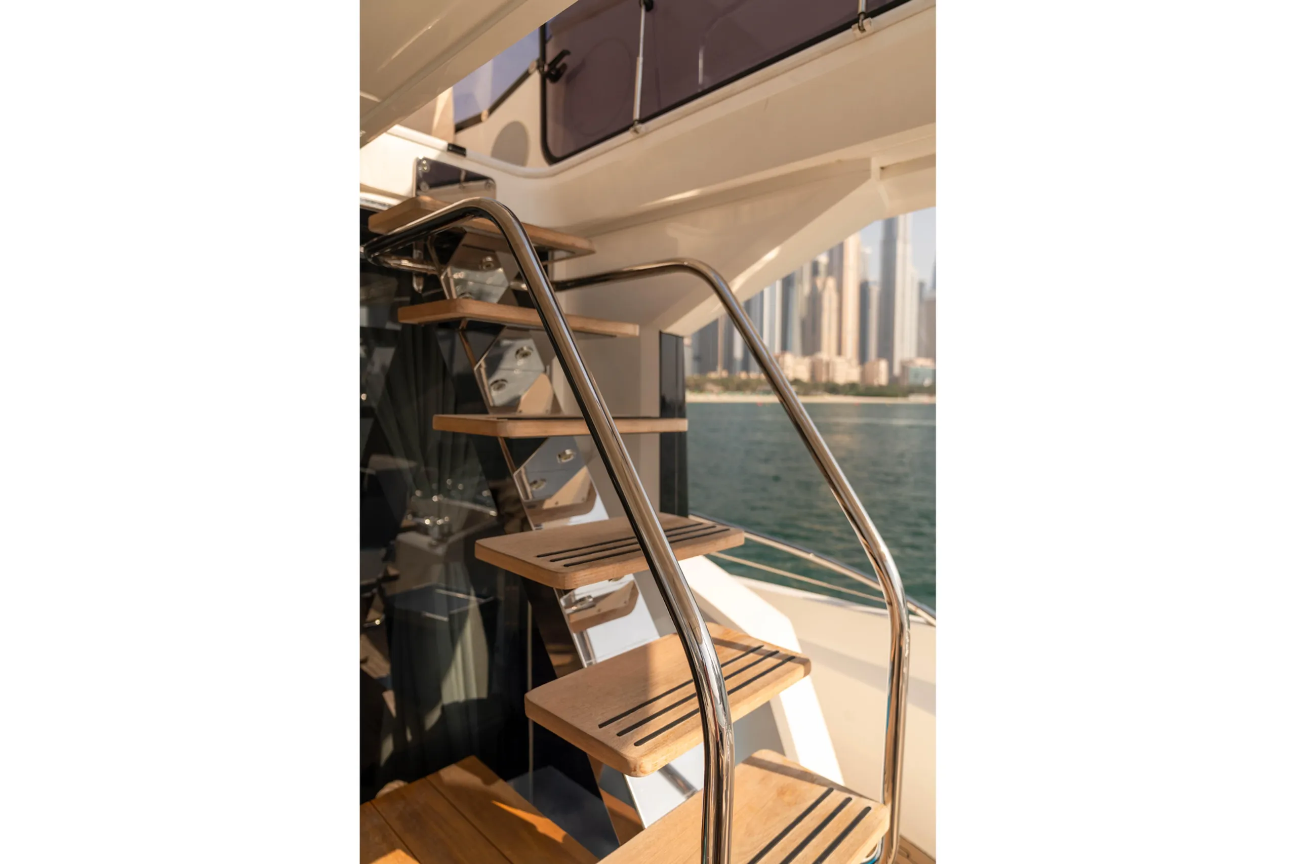Sunseeker 22m - Photograph 8