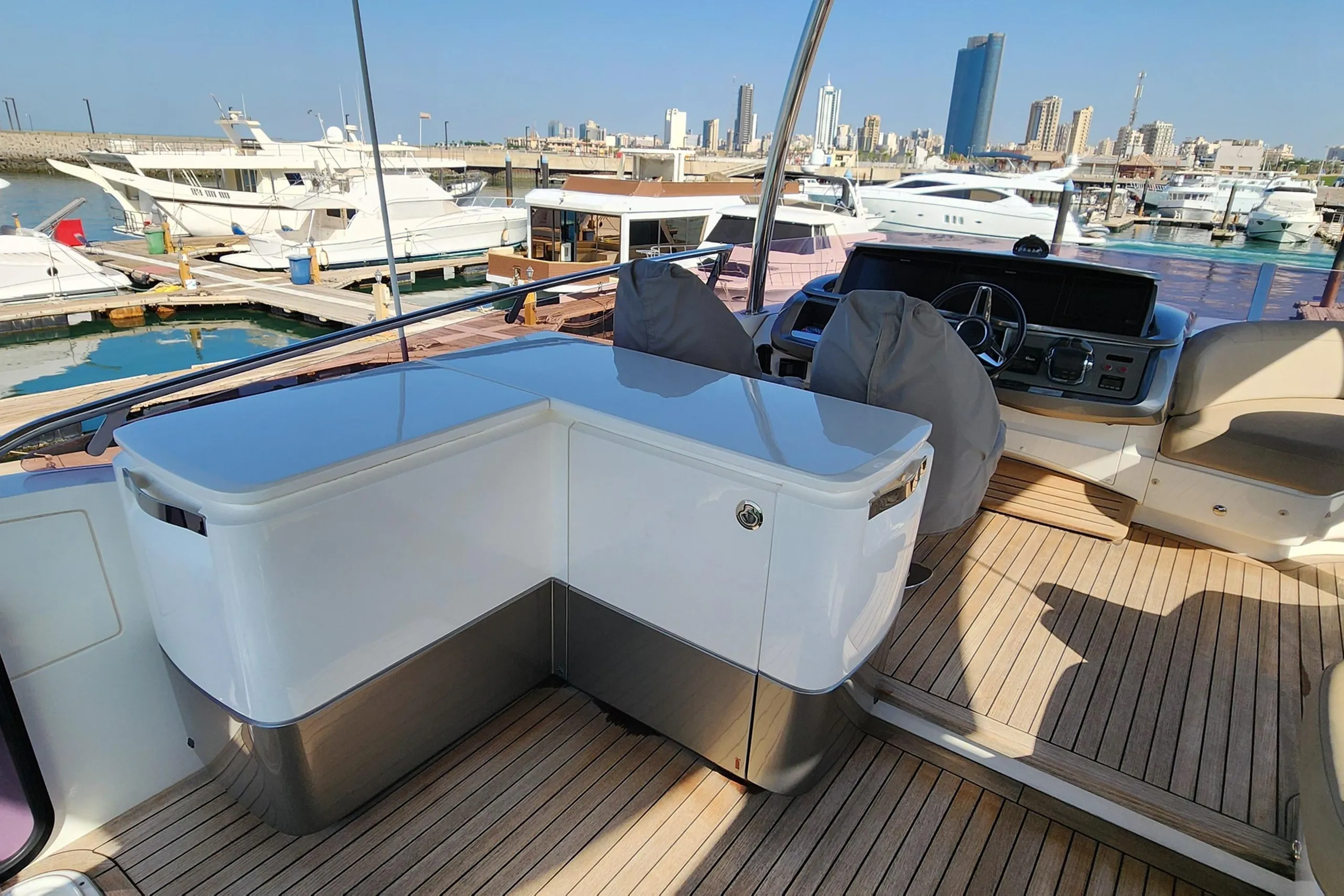 Princess Yachts 19m - Photograph 4